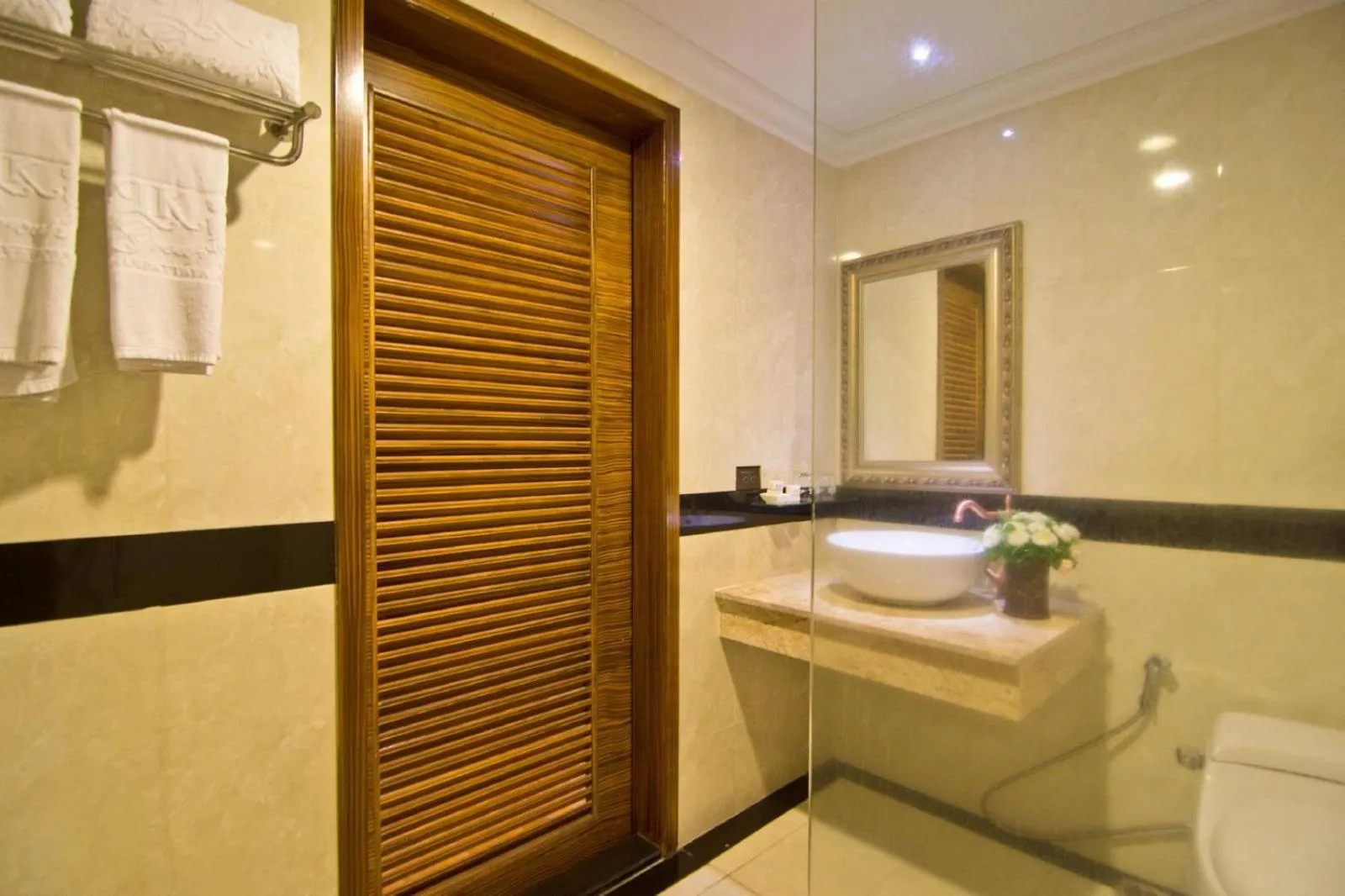 Shower in LK Mantra Pura Resort