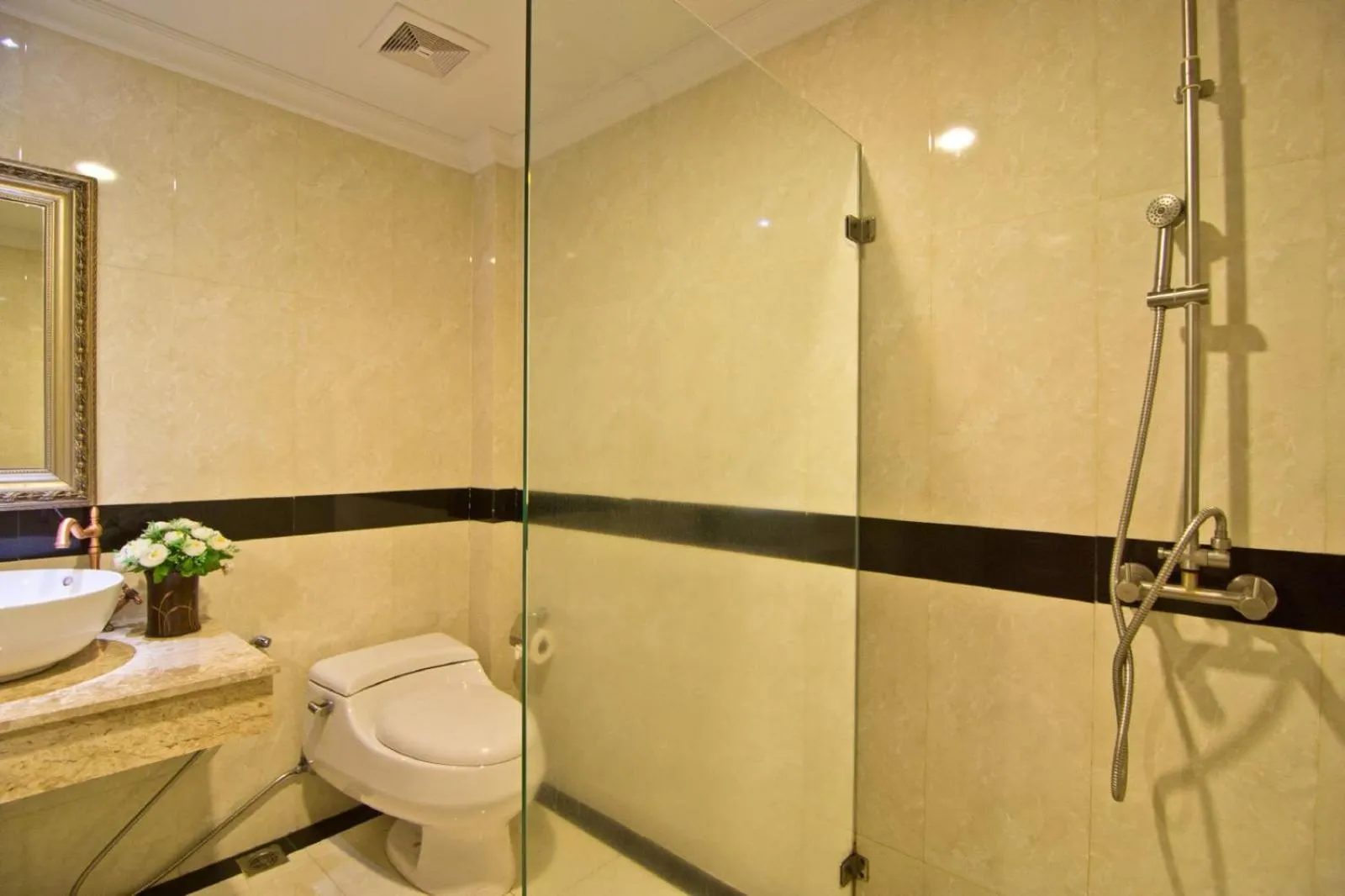 Shower in LK Mantra Pura Resort