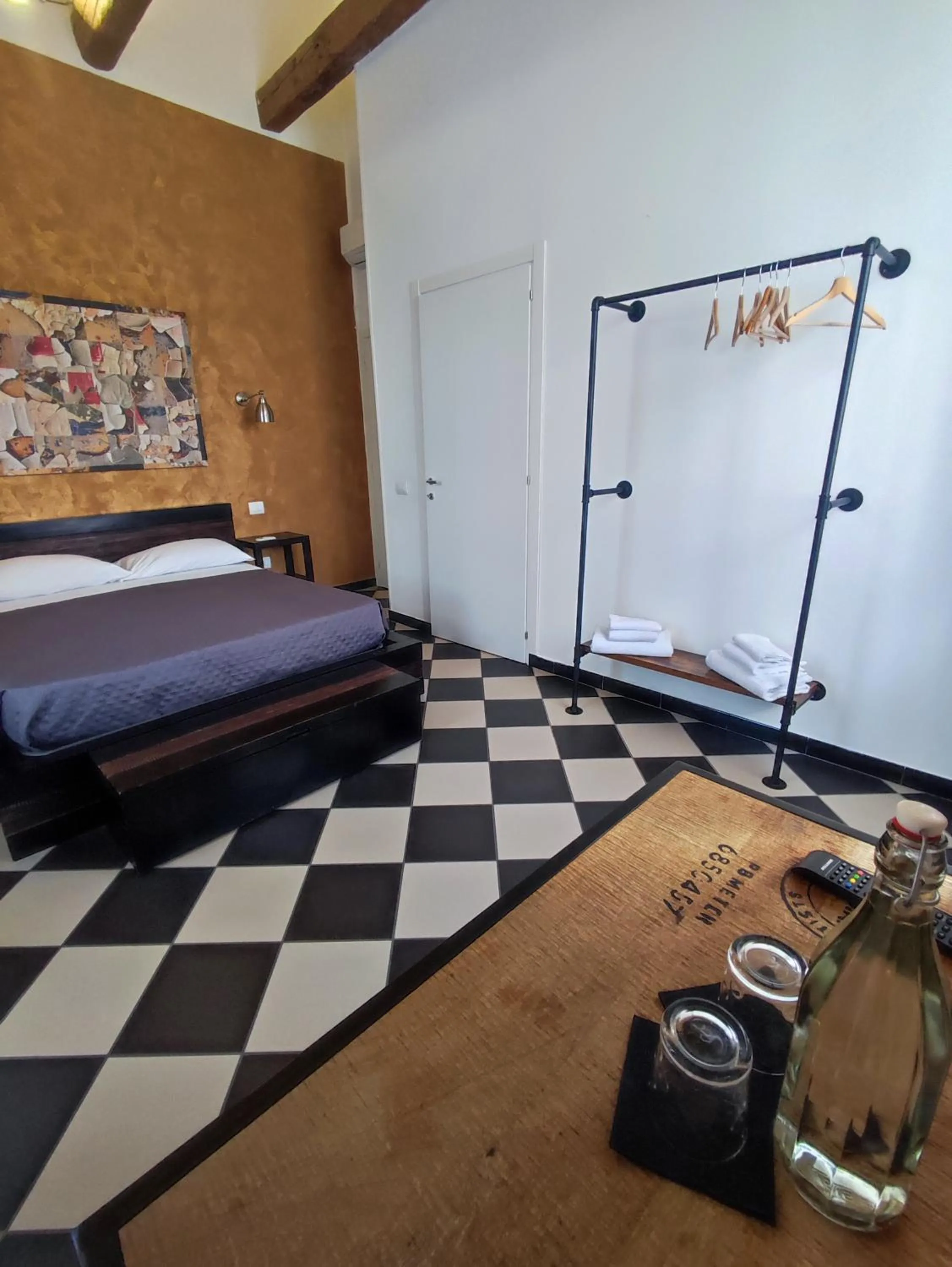 Photo of the whole room, Bed in Manì Rooms