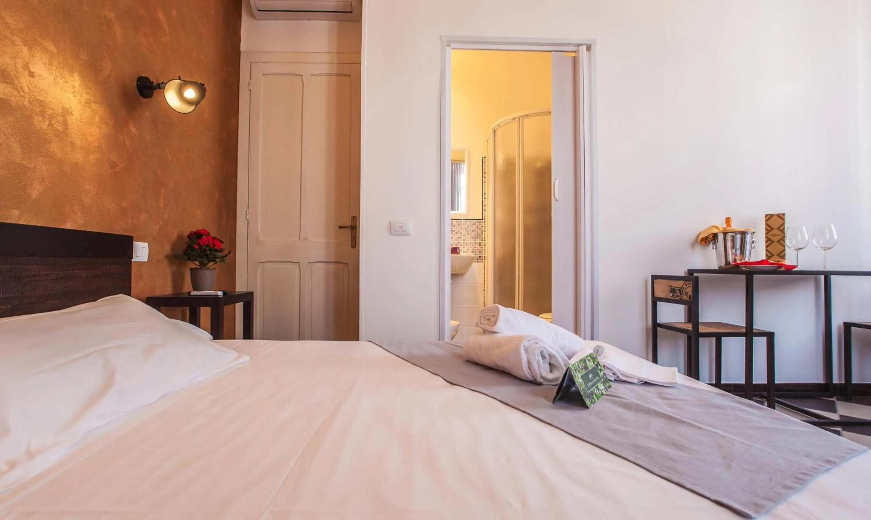 Decorative detail, Bed in Manì Rooms