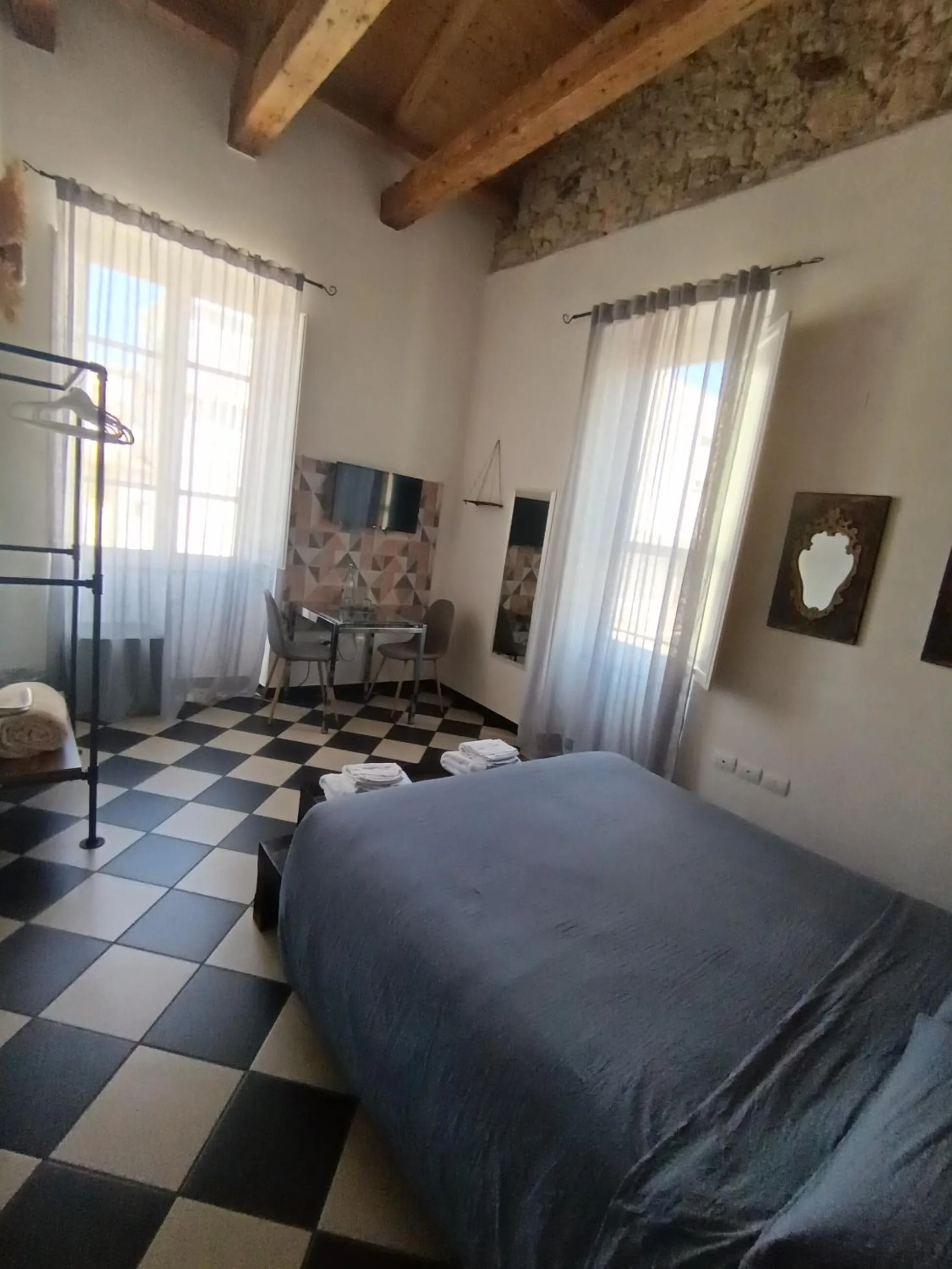 Photo of the whole room, Bed in Manì Rooms
