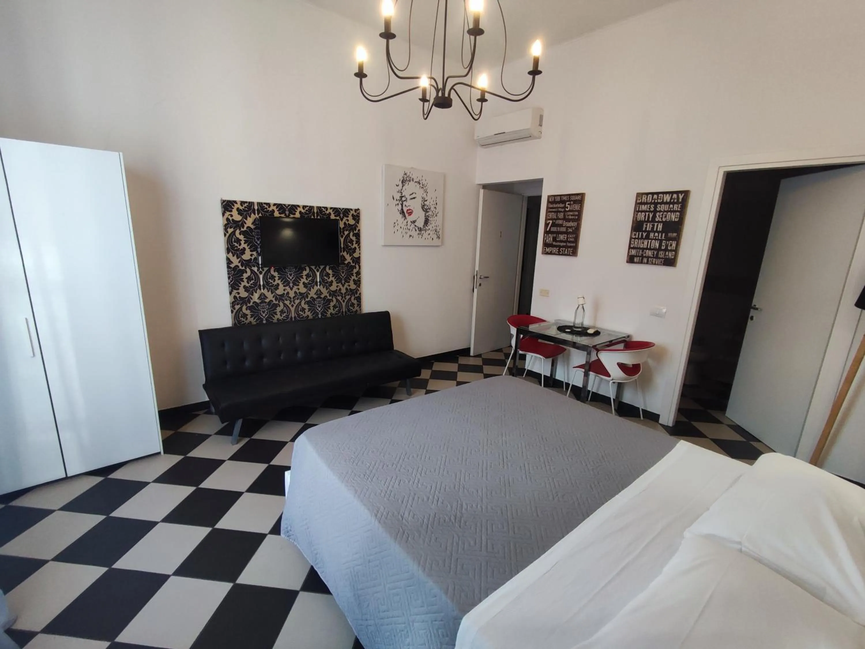 Photo of the whole room, Bed in Manì Rooms