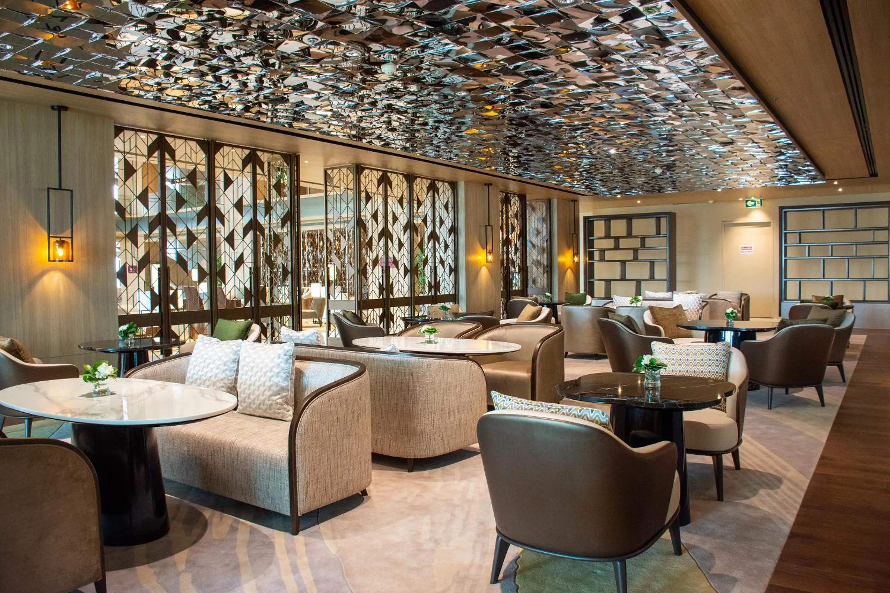 Restaurant/places to eat in Grand Richmond Stylish Convention Hotel