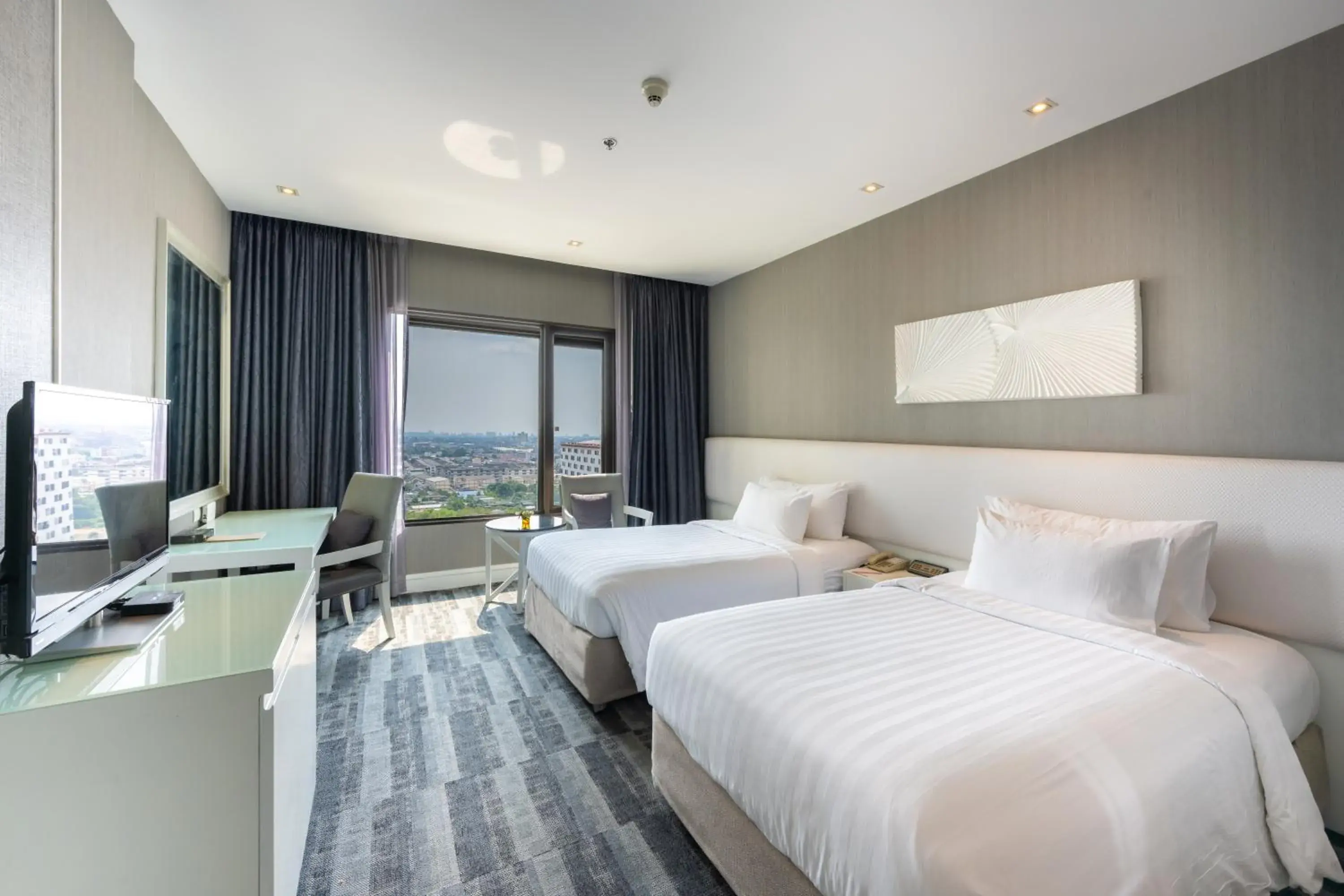 Deluxe Twin Room in Grand Richmond Stylish Convention Hotel Deluxe Twin Room in Grand Richmond Stylish Convention Hotel