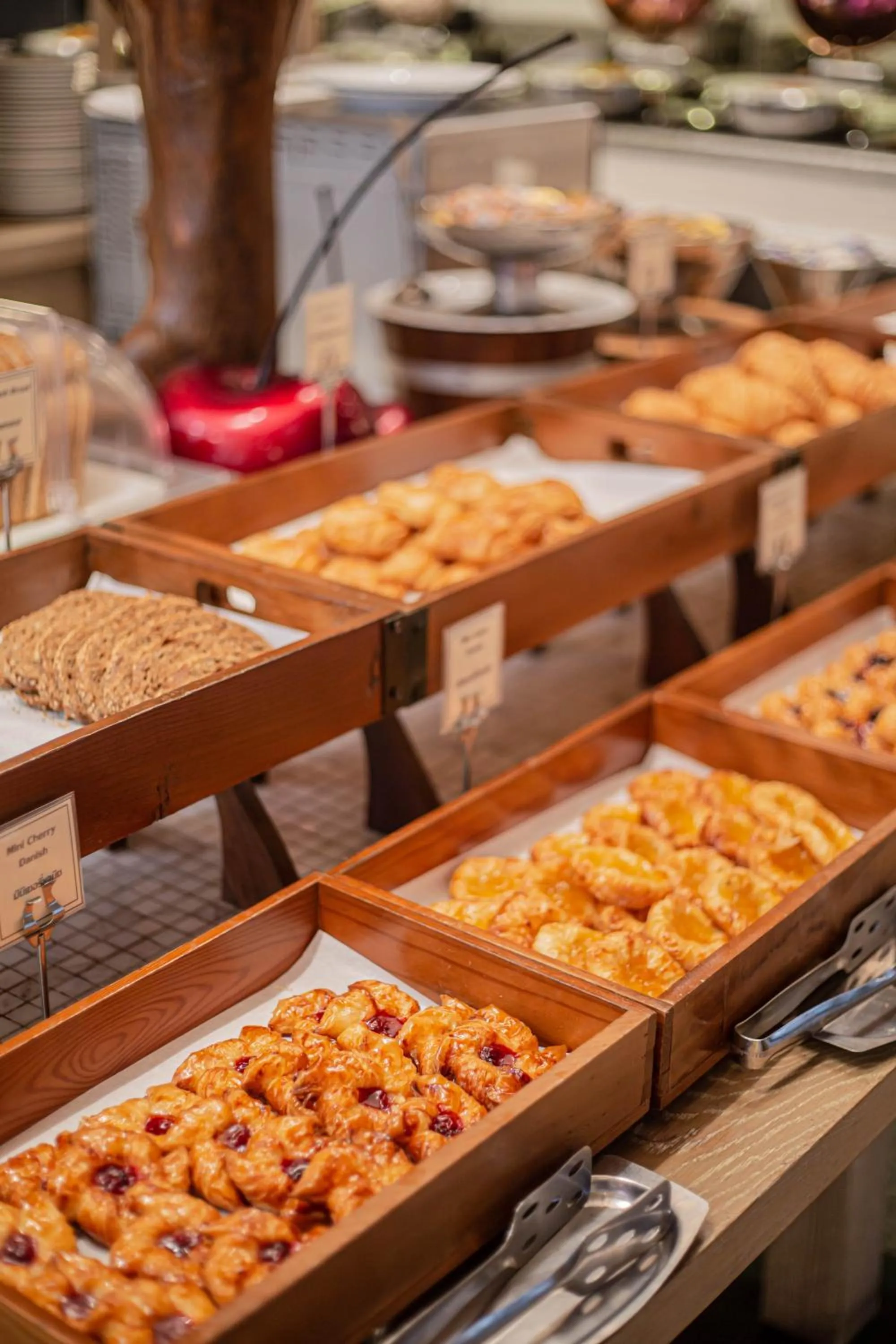 Breakfast in Woodlands Hotel and Resort Pattaya