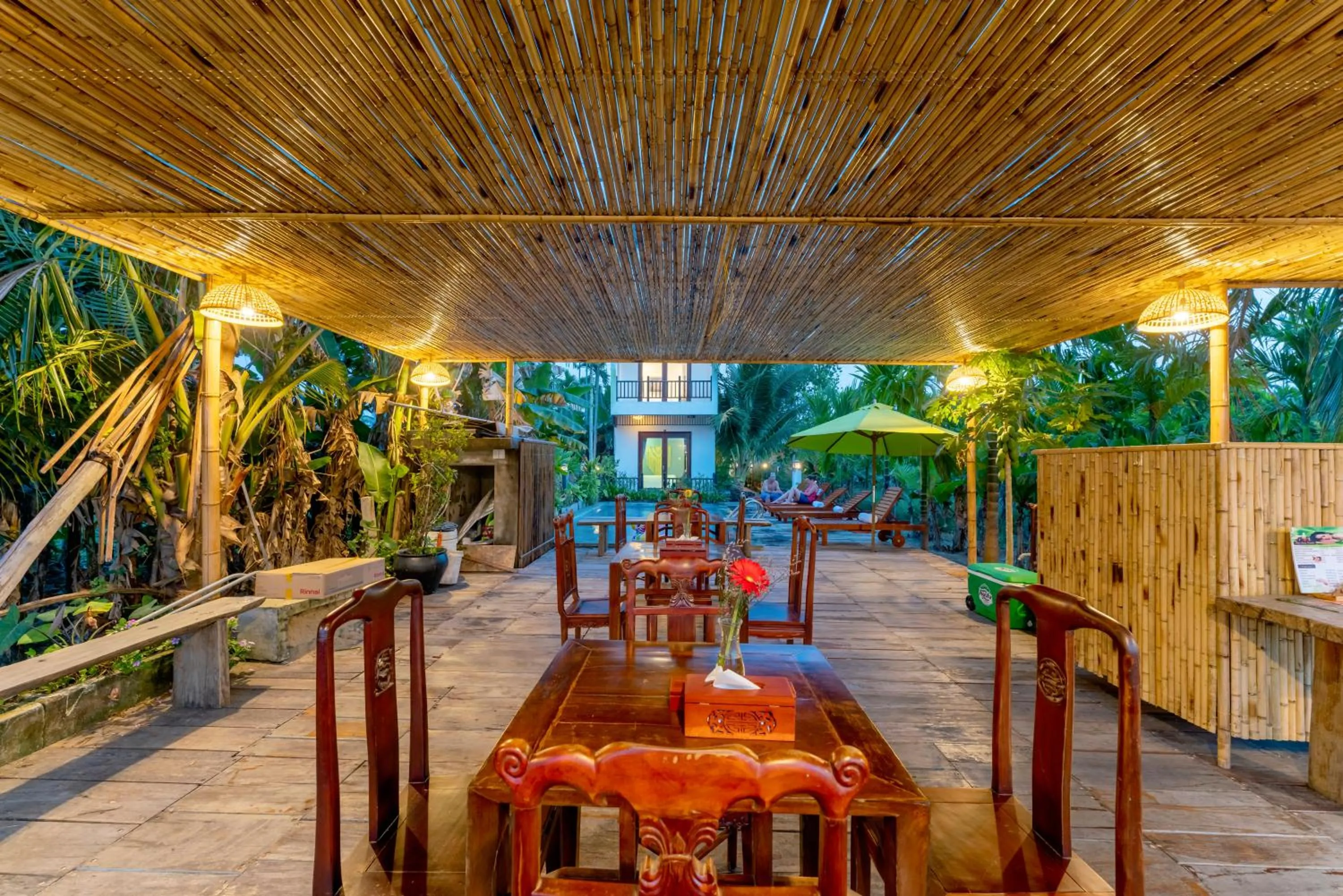 Restaurant/places to eat in New Sunshine Homestay