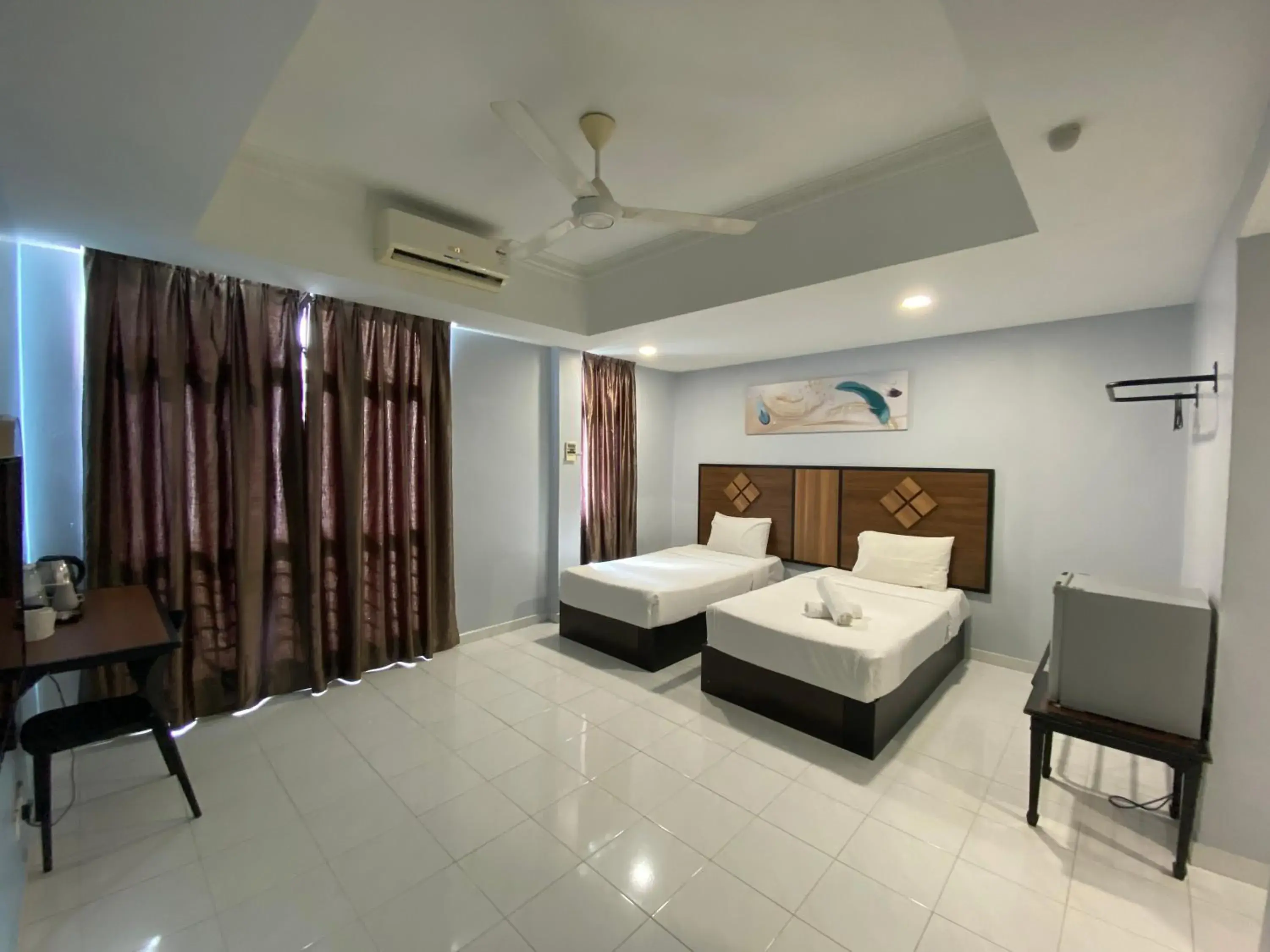 Deluxe Twin Room in Leisure Cove Hotel and Apartments Deluxe Twin Room in Leisure Cove Hotel and Apartments