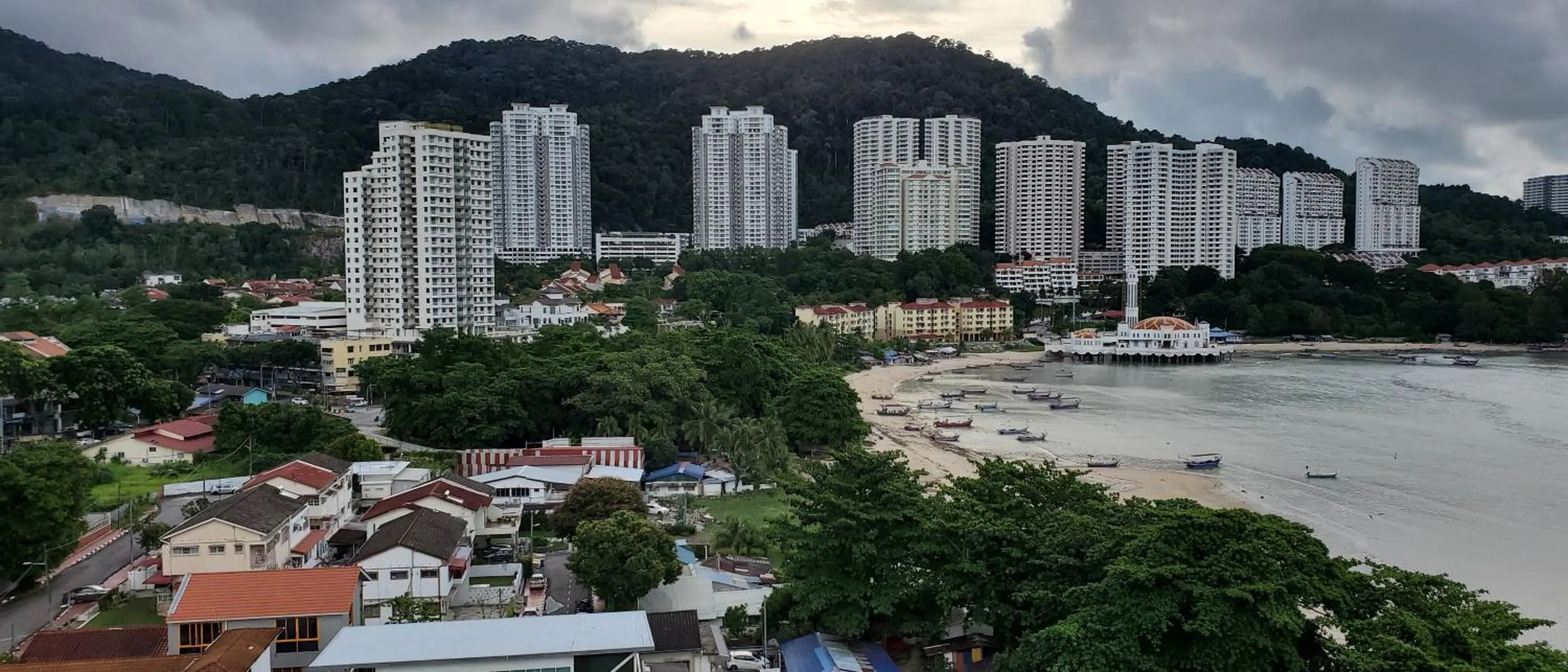 Nearby landmark in Leisure Cove Hotel and Apartments