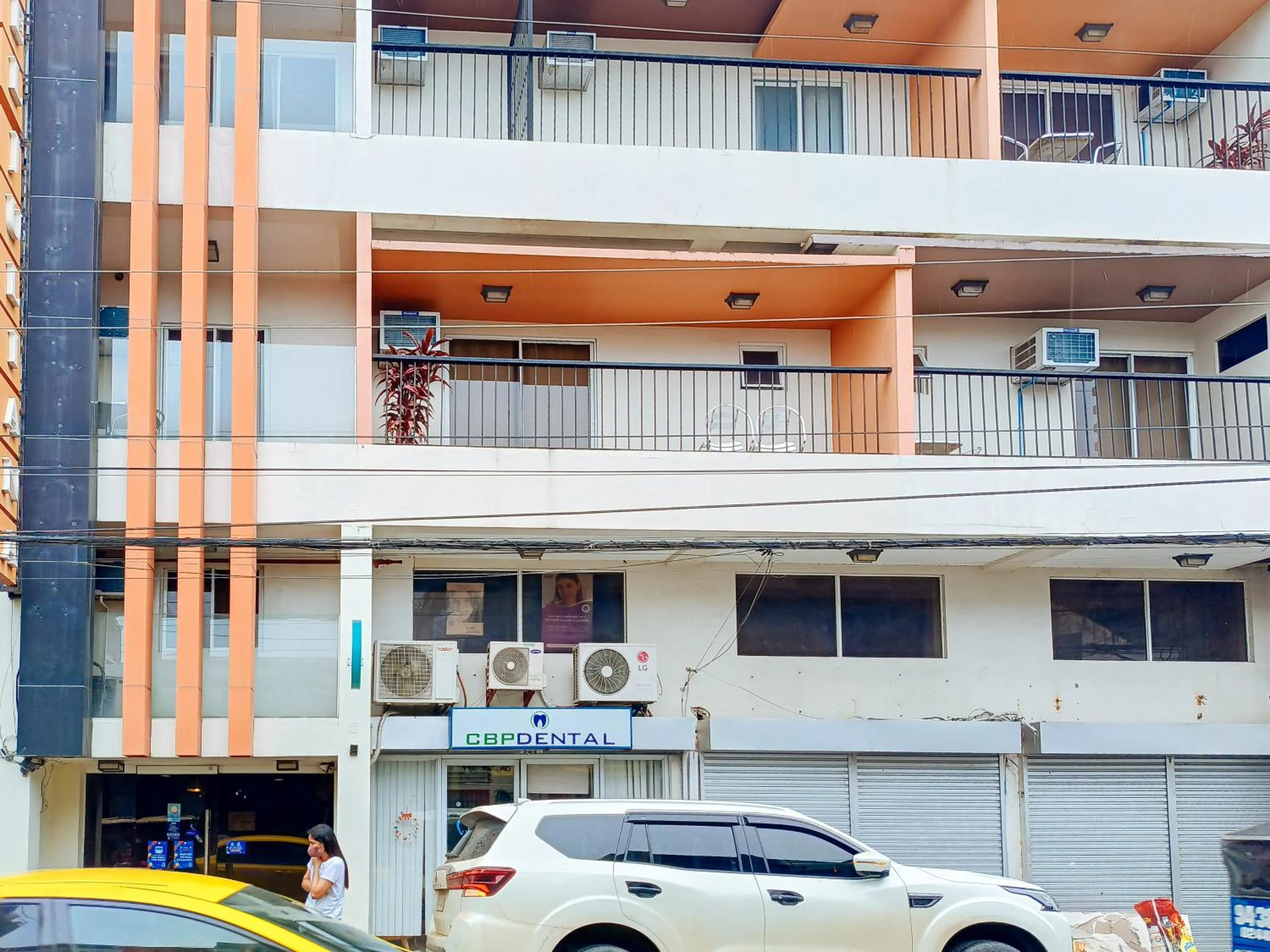 Property building in Hotel Juliana by RedDoorz