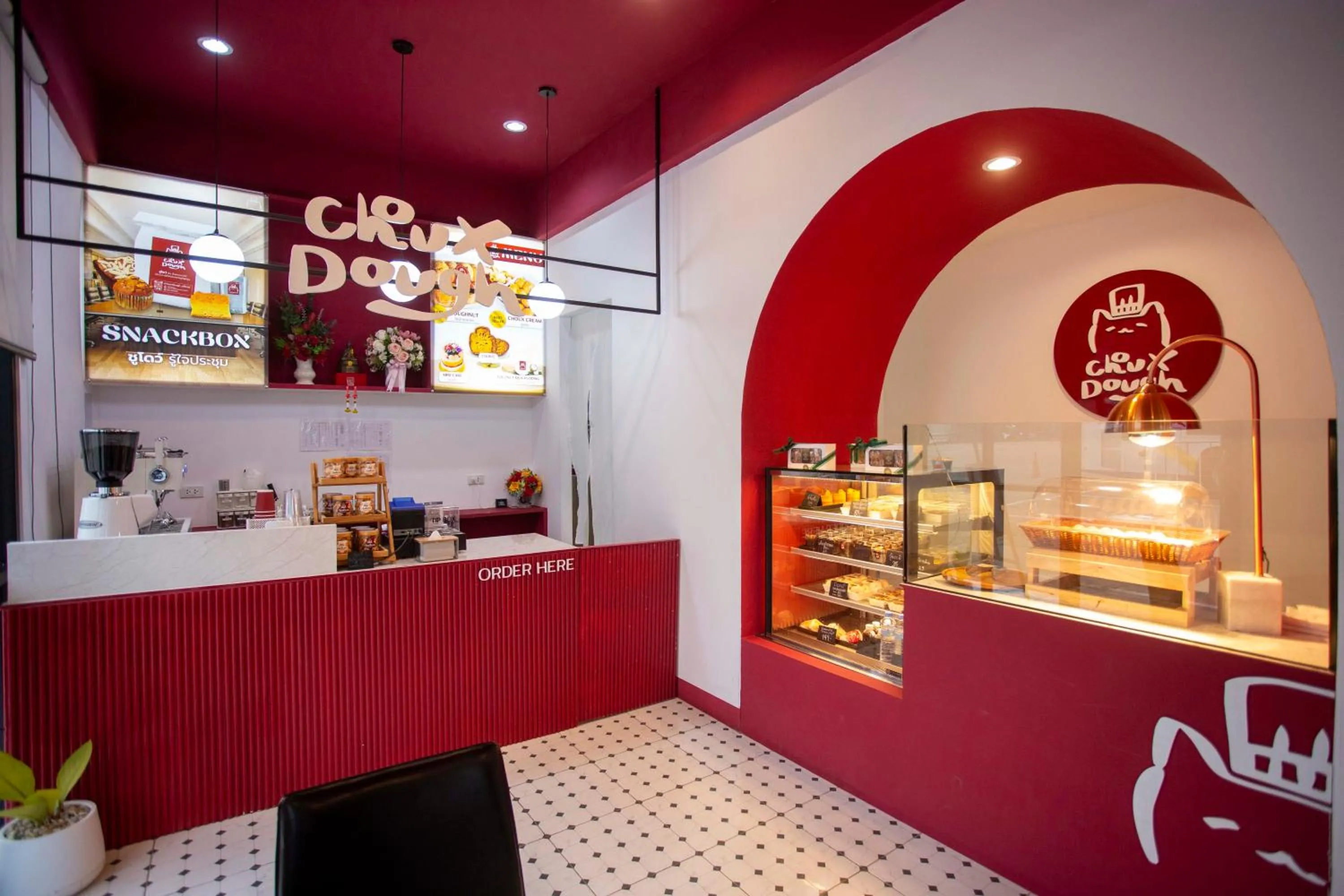 On-site shops in Thong Tarin Hotel