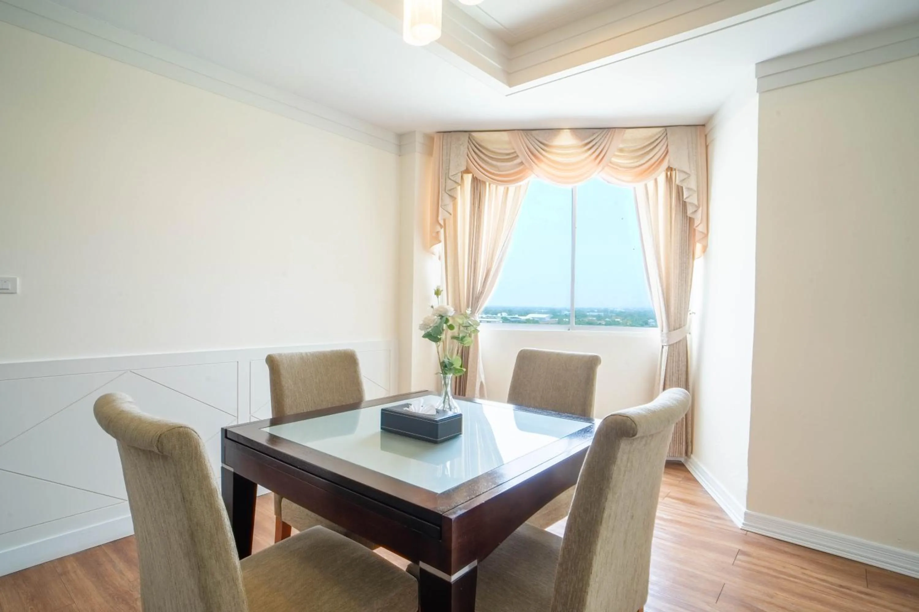 Living room in Thong Tarin Hotel