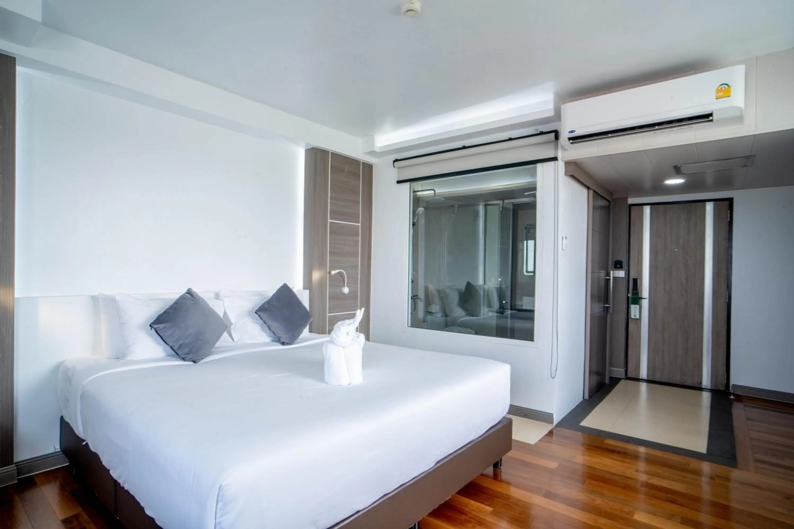 Bed in Thong Tarin Hotel