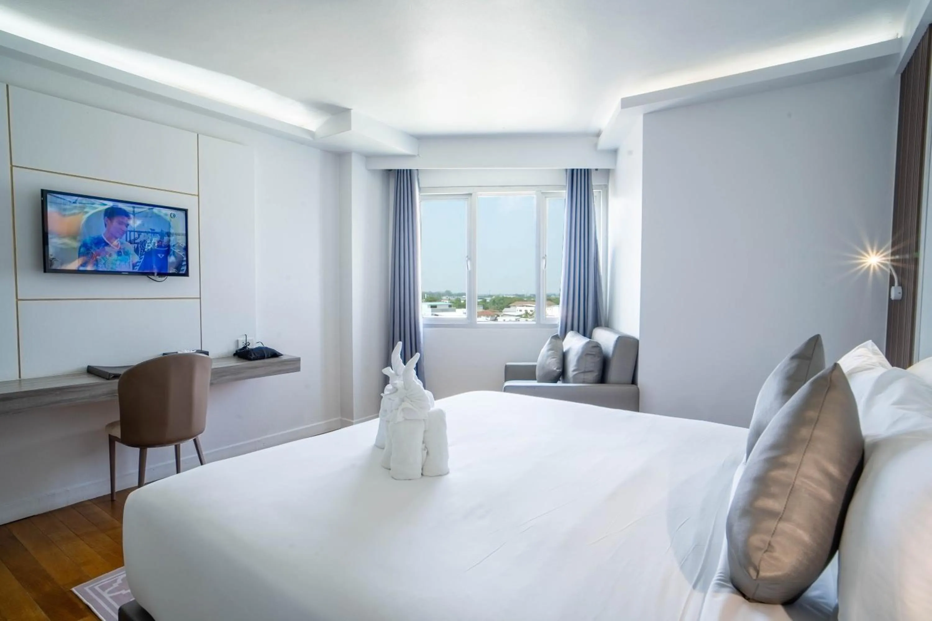 TV and multimedia, Bed in Thong Tarin Hotel