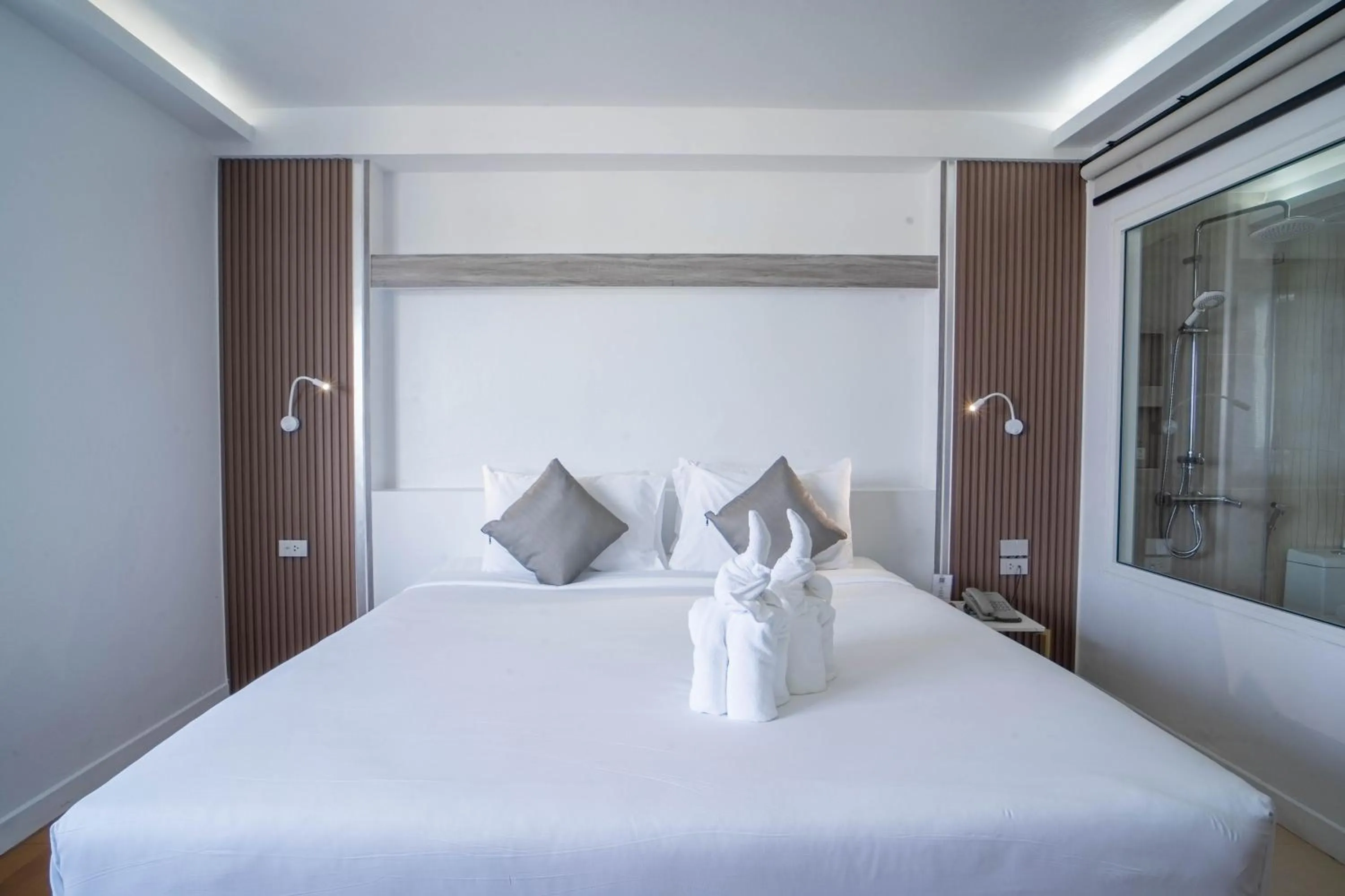 Bed in Thong Tarin Hotel