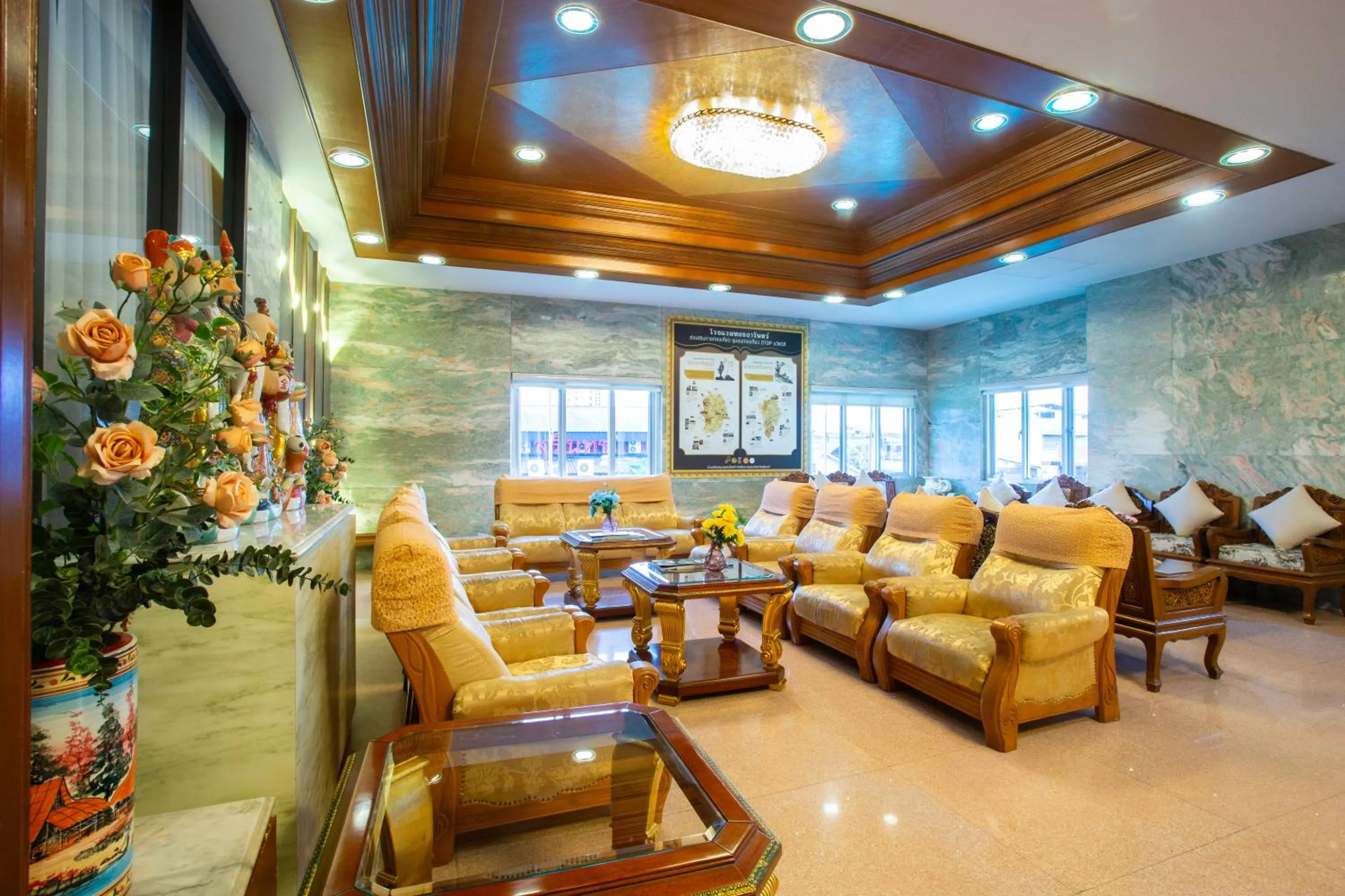 Living room in Thong Tarin Hotel