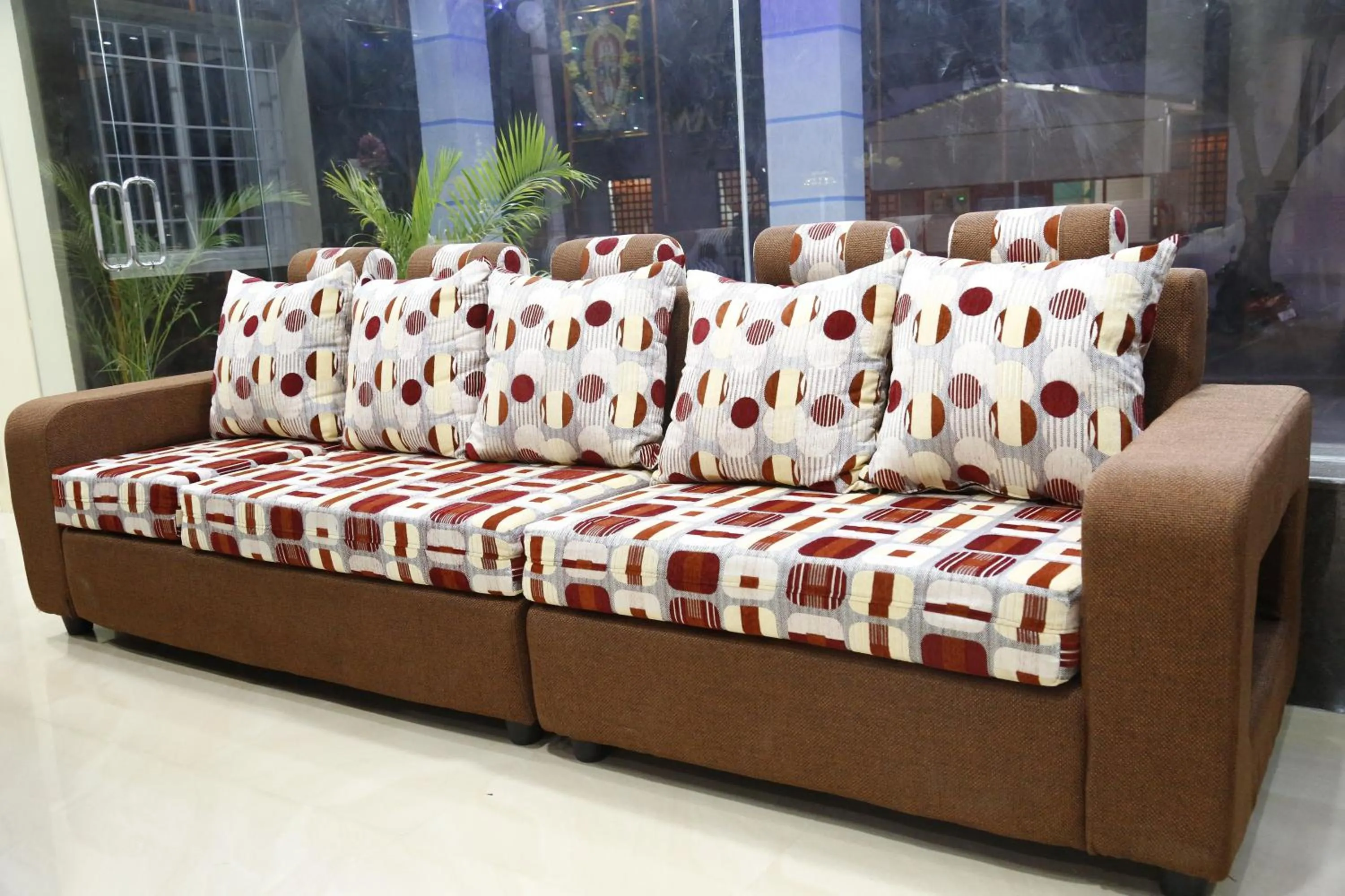 Decorative detail in Hotel New Amirtham inn