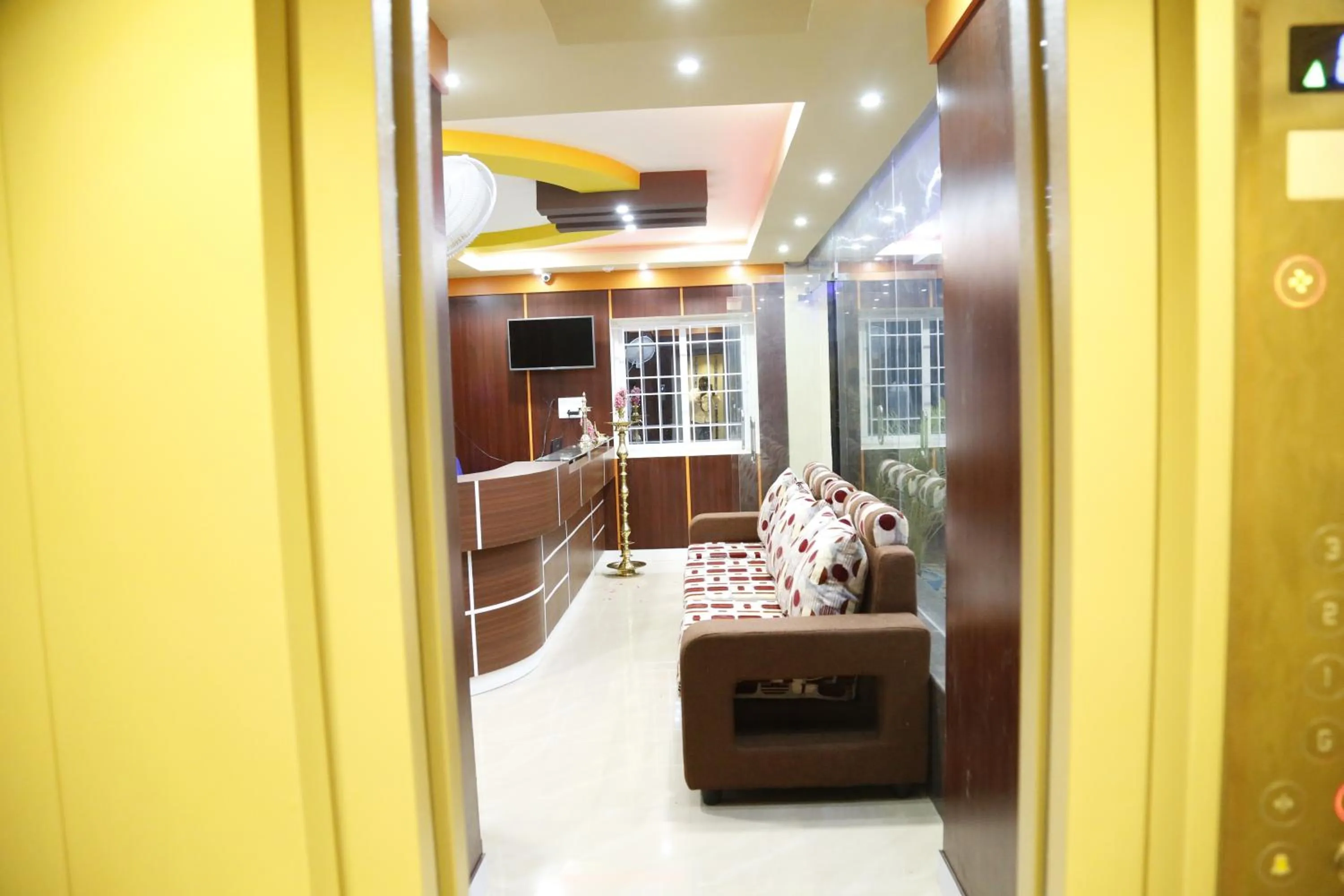 Lobby or reception in Hotel New Amirtham inn