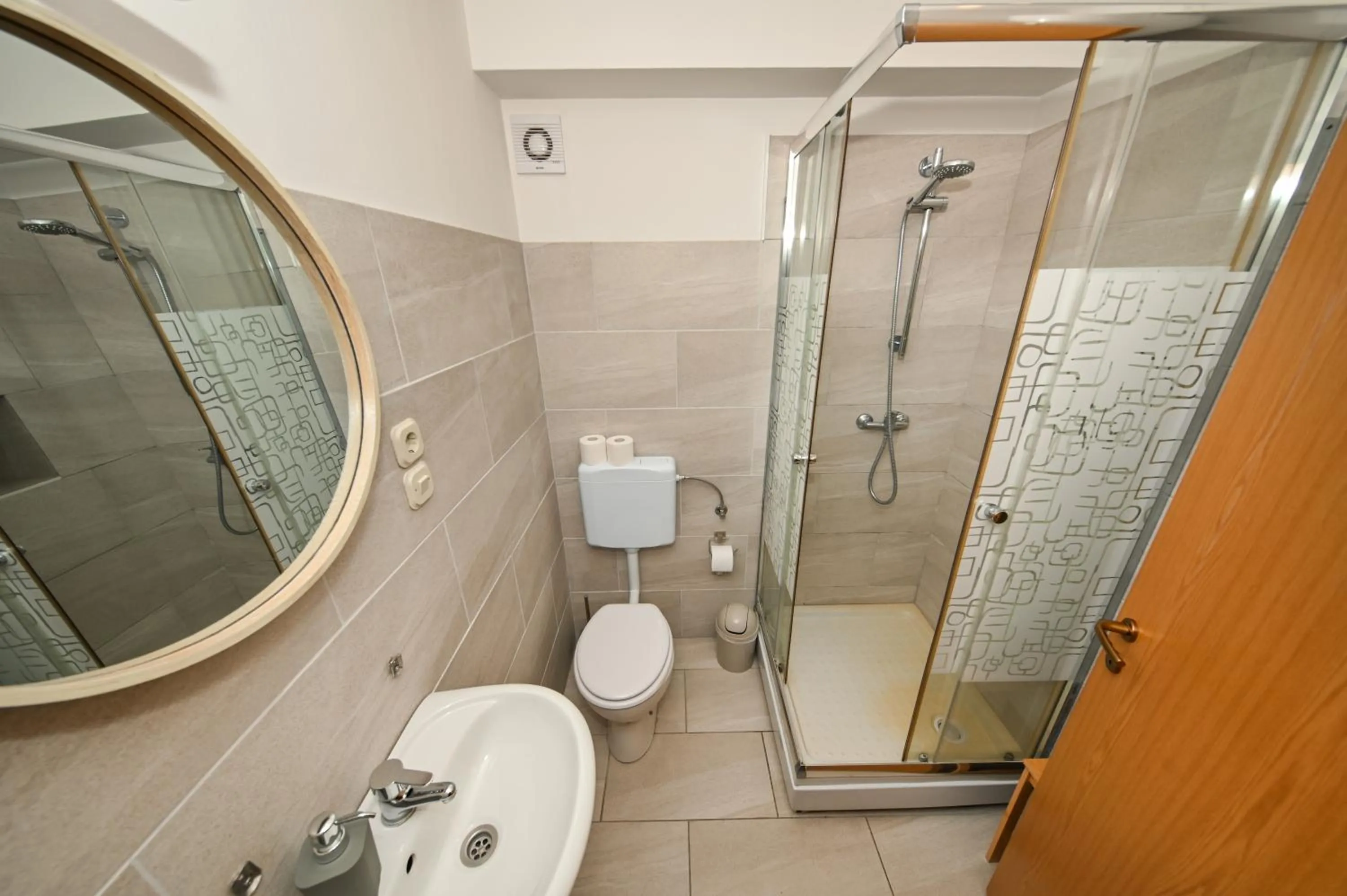 The Lazy Monkey Hostel & Apartments