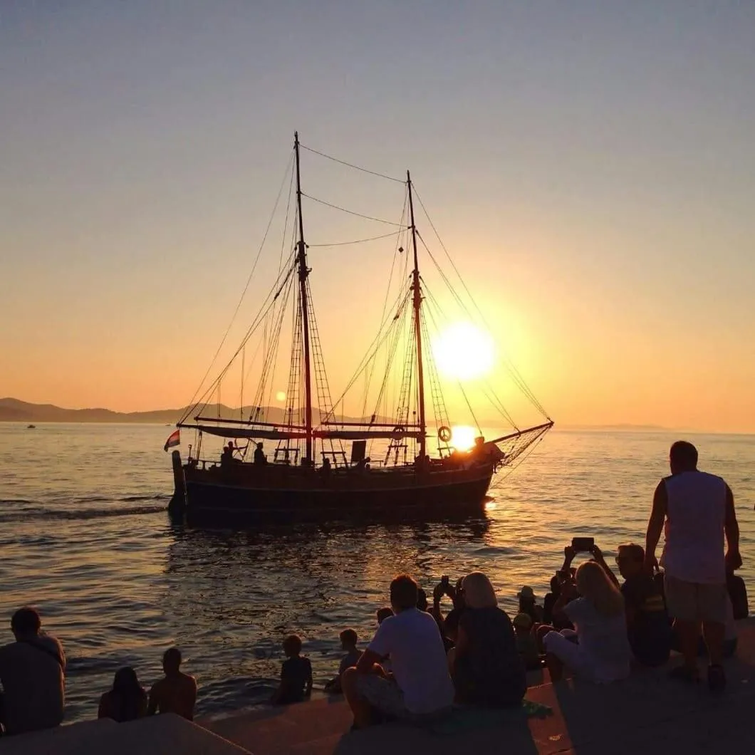 The Lazy Monkey Hostel & Apartments