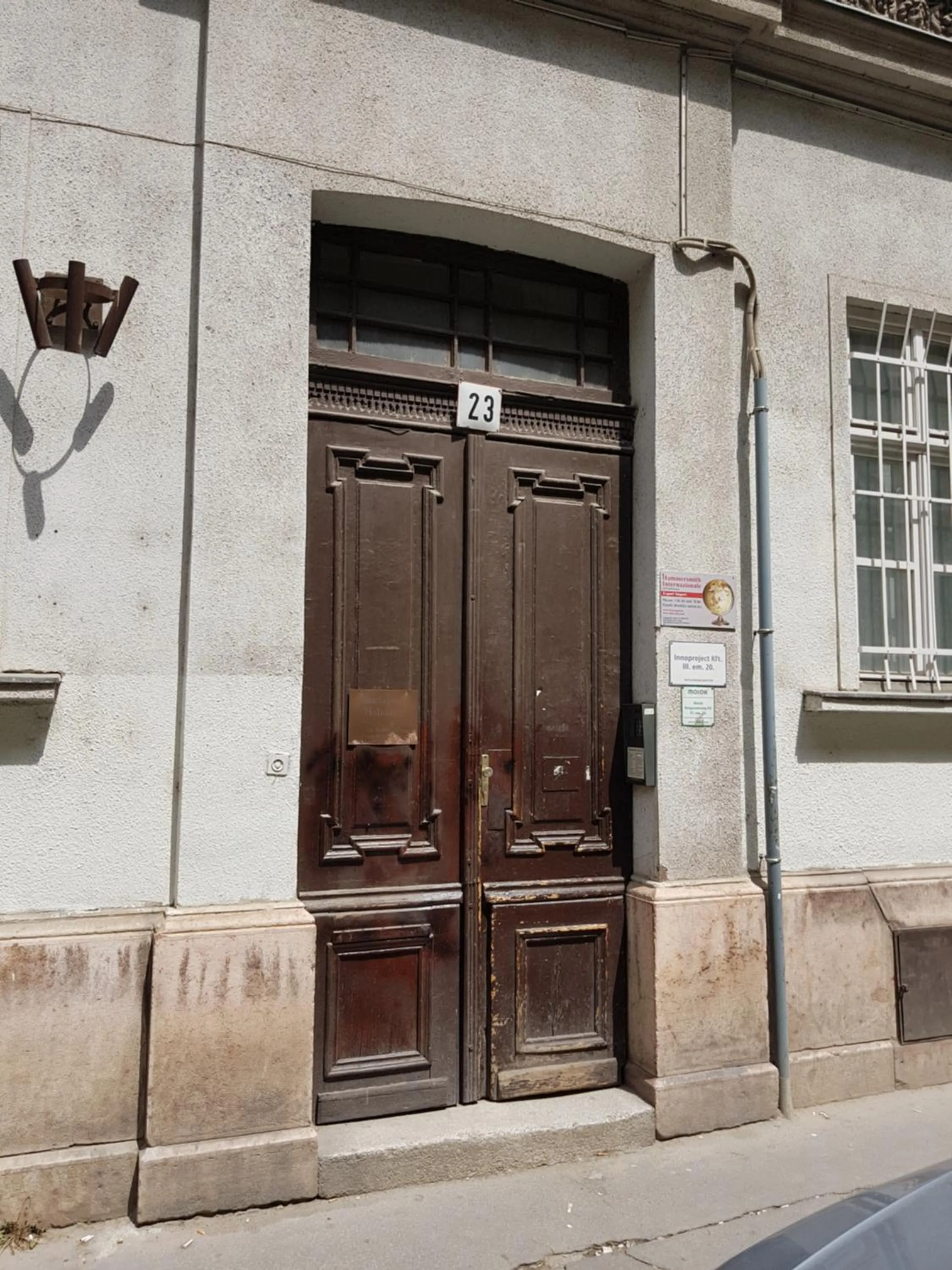 Property building in Budapest Holiday Colours