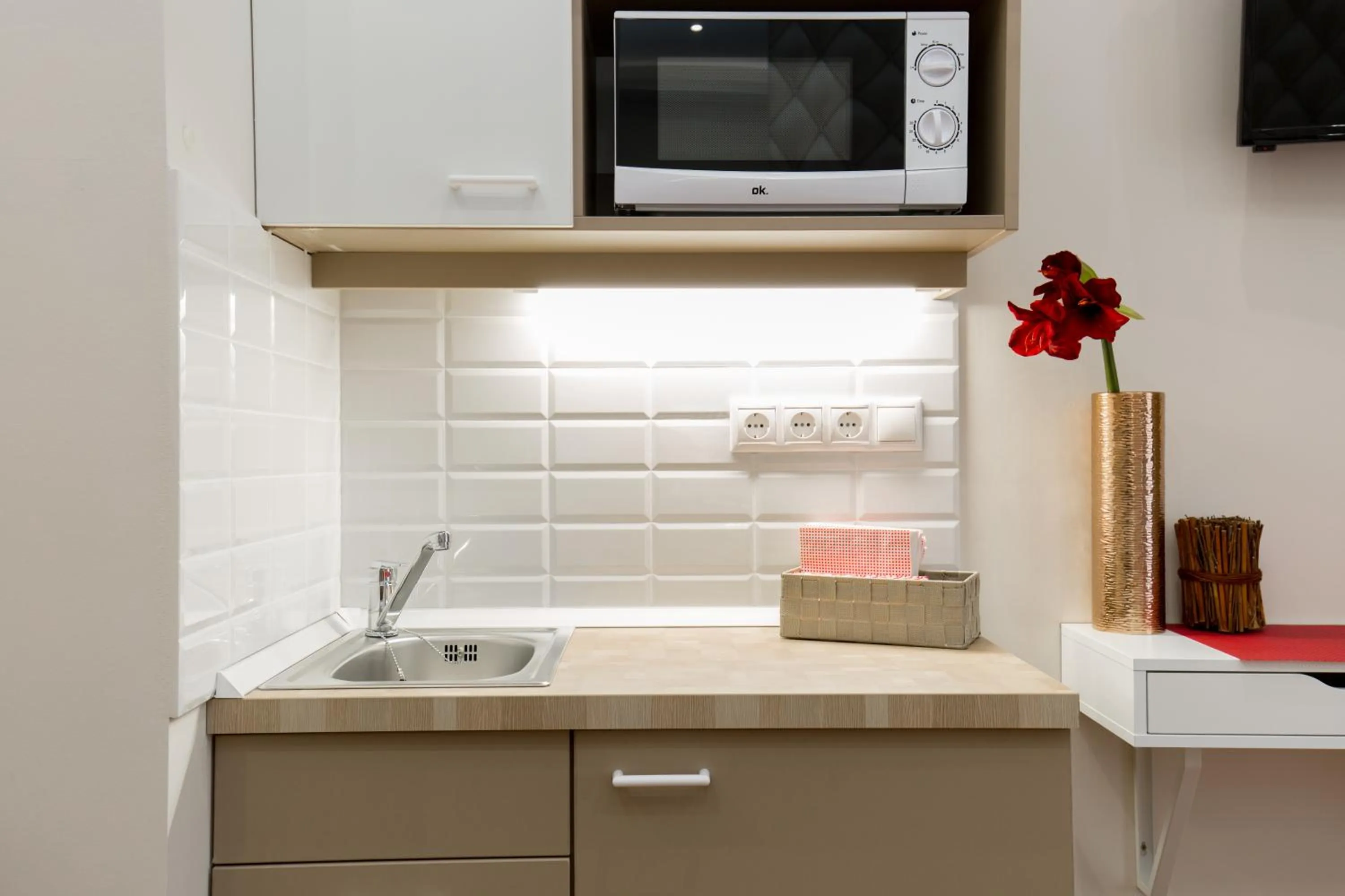 Kitchen or kitchenette in Budapest Holiday Colours