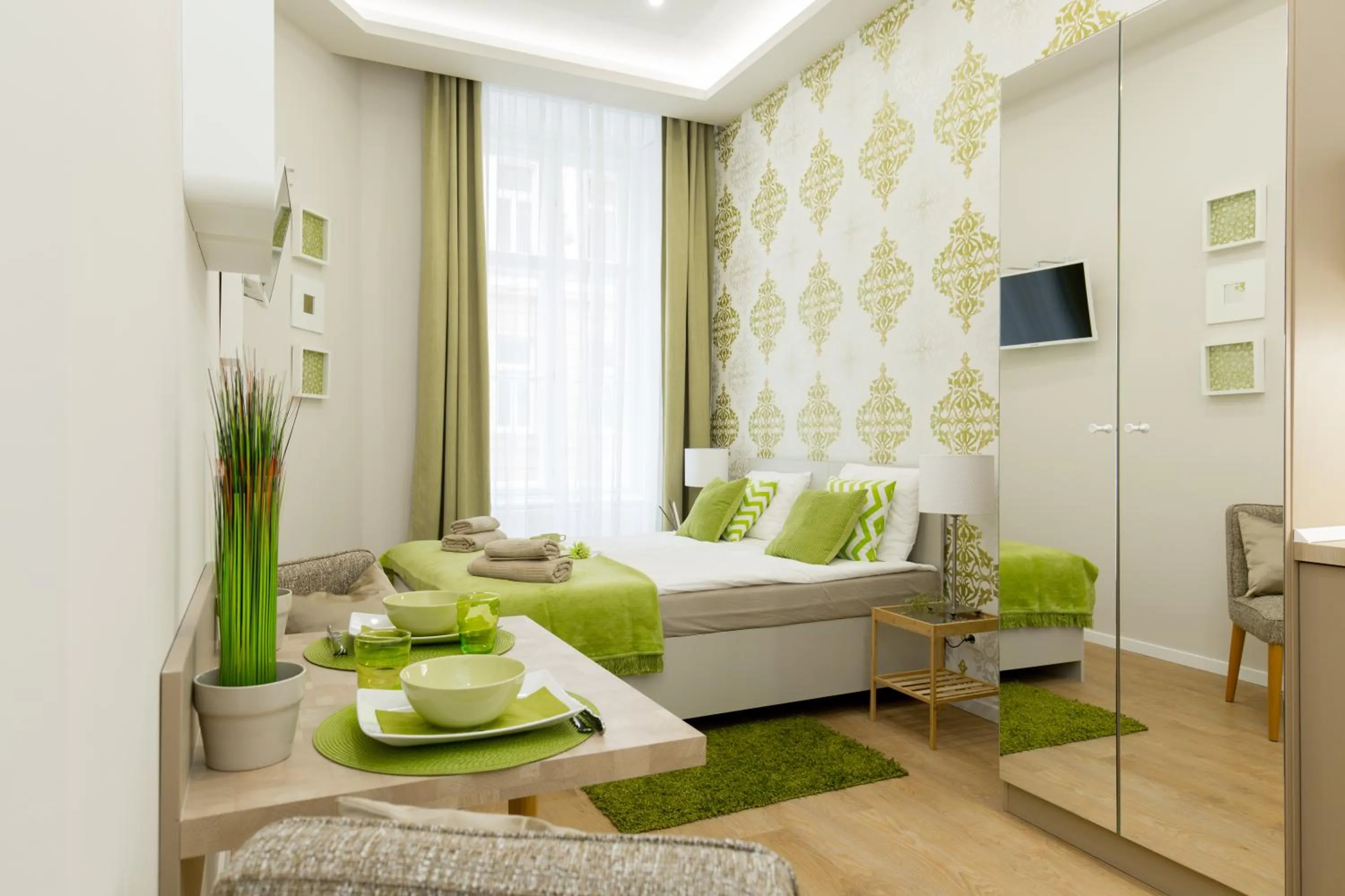 Photo of the whole room, Bed in Budapest Holiday Colours