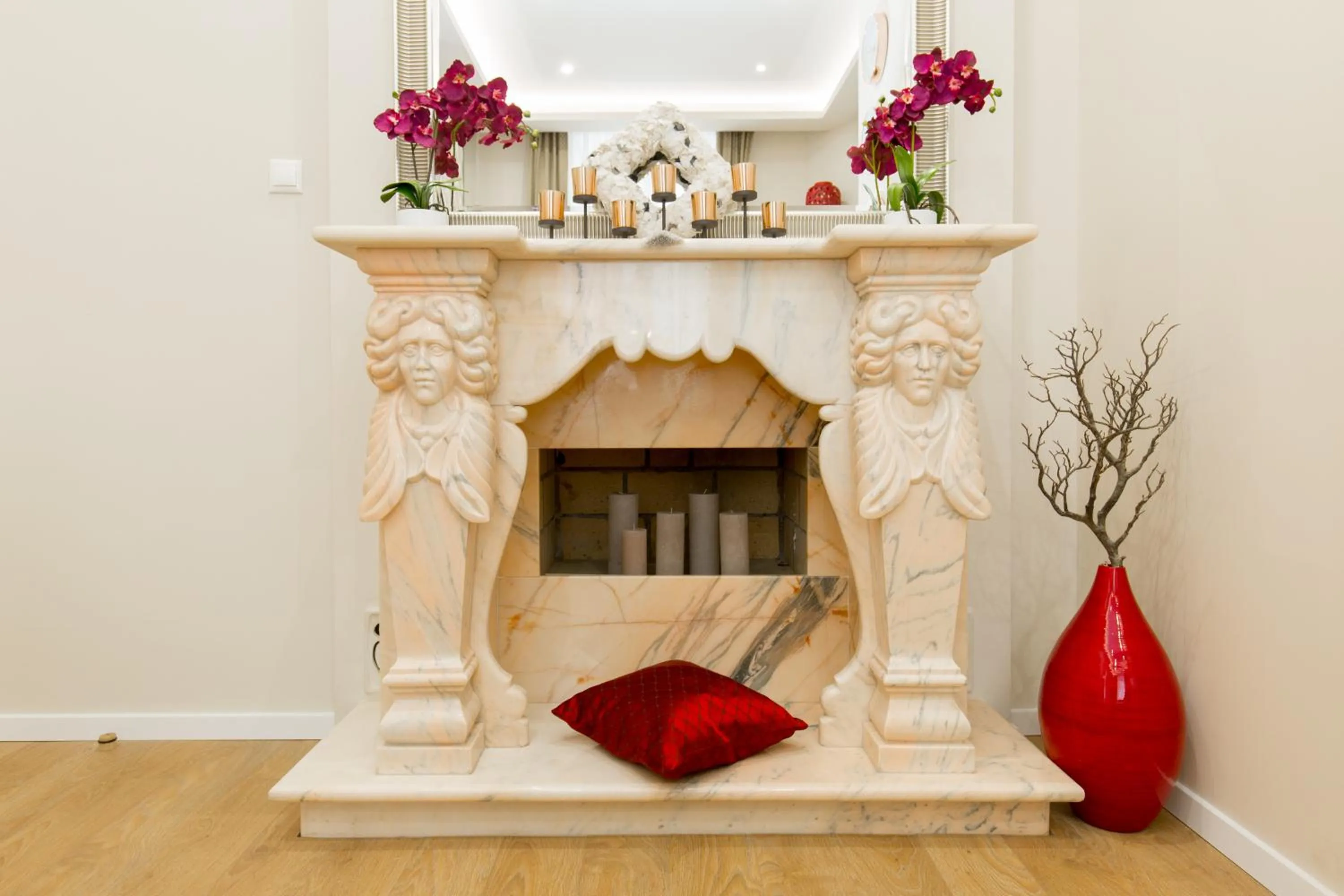 Decorative detail in Budapest Holiday Colours