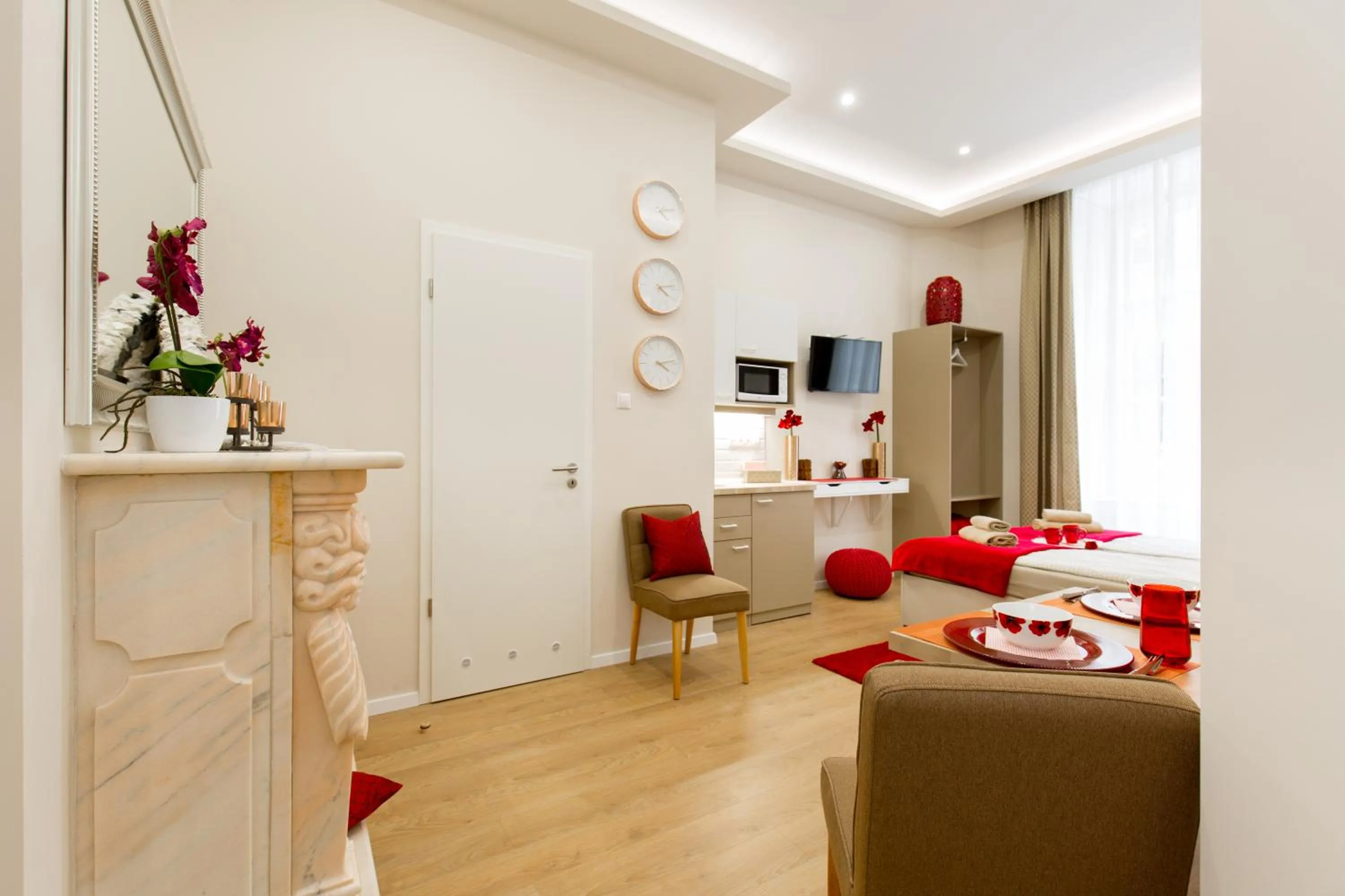 Photo of the whole room in Budapest Holiday Colours