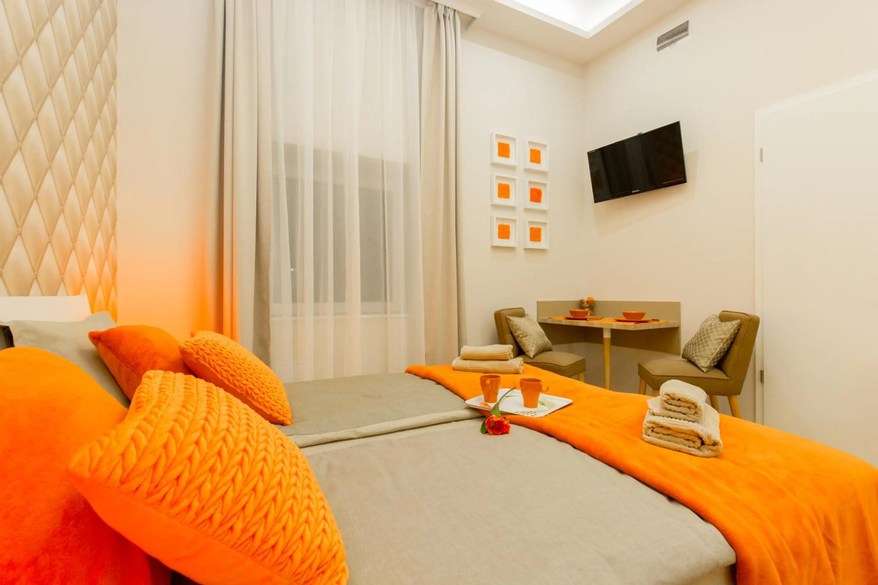 Bed in Budapest Holiday Colours