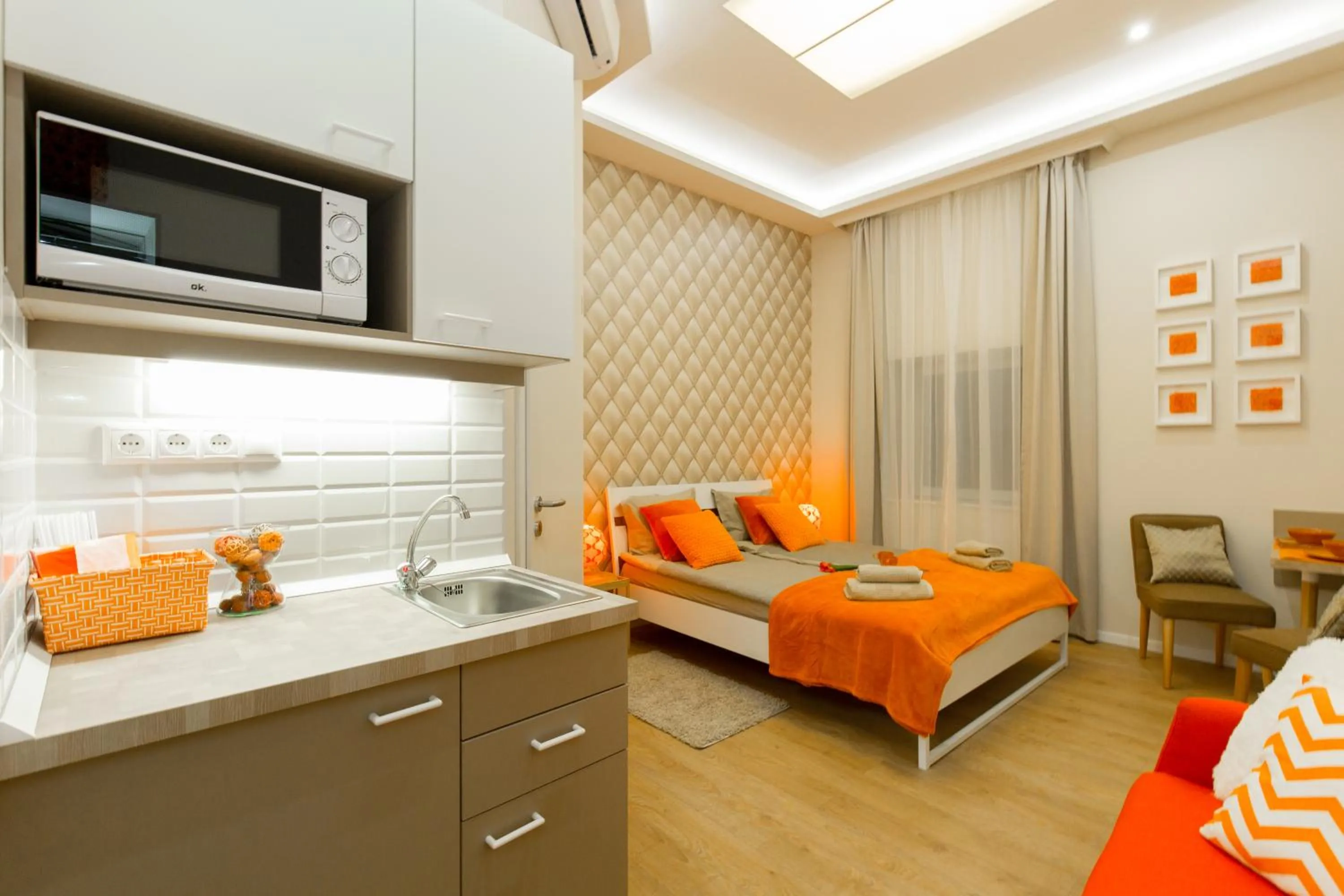 Photo of the whole room, Bed in Budapest Holiday Colours