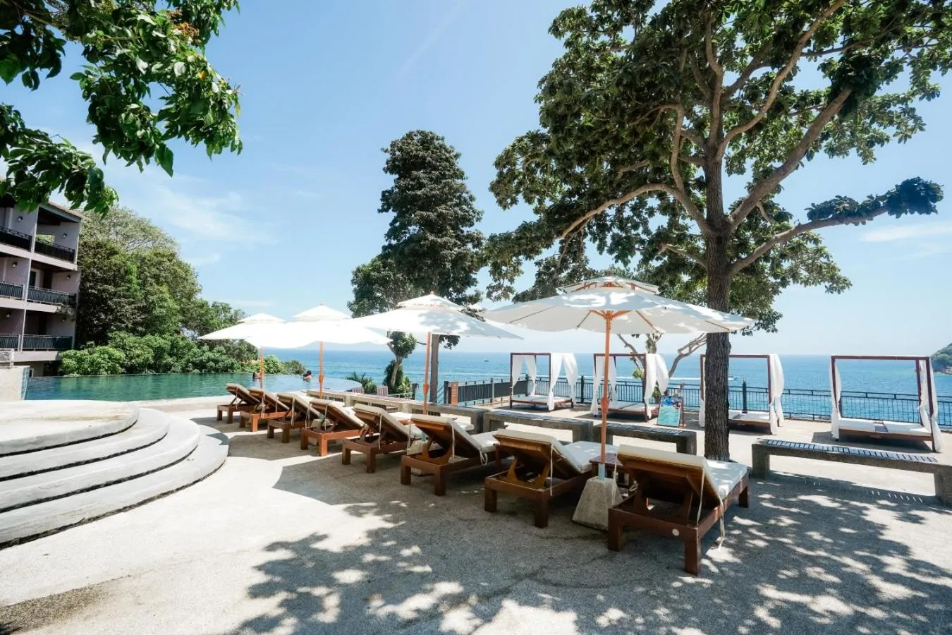 Day in Dusit Buncha Koh Tao by Riya Group