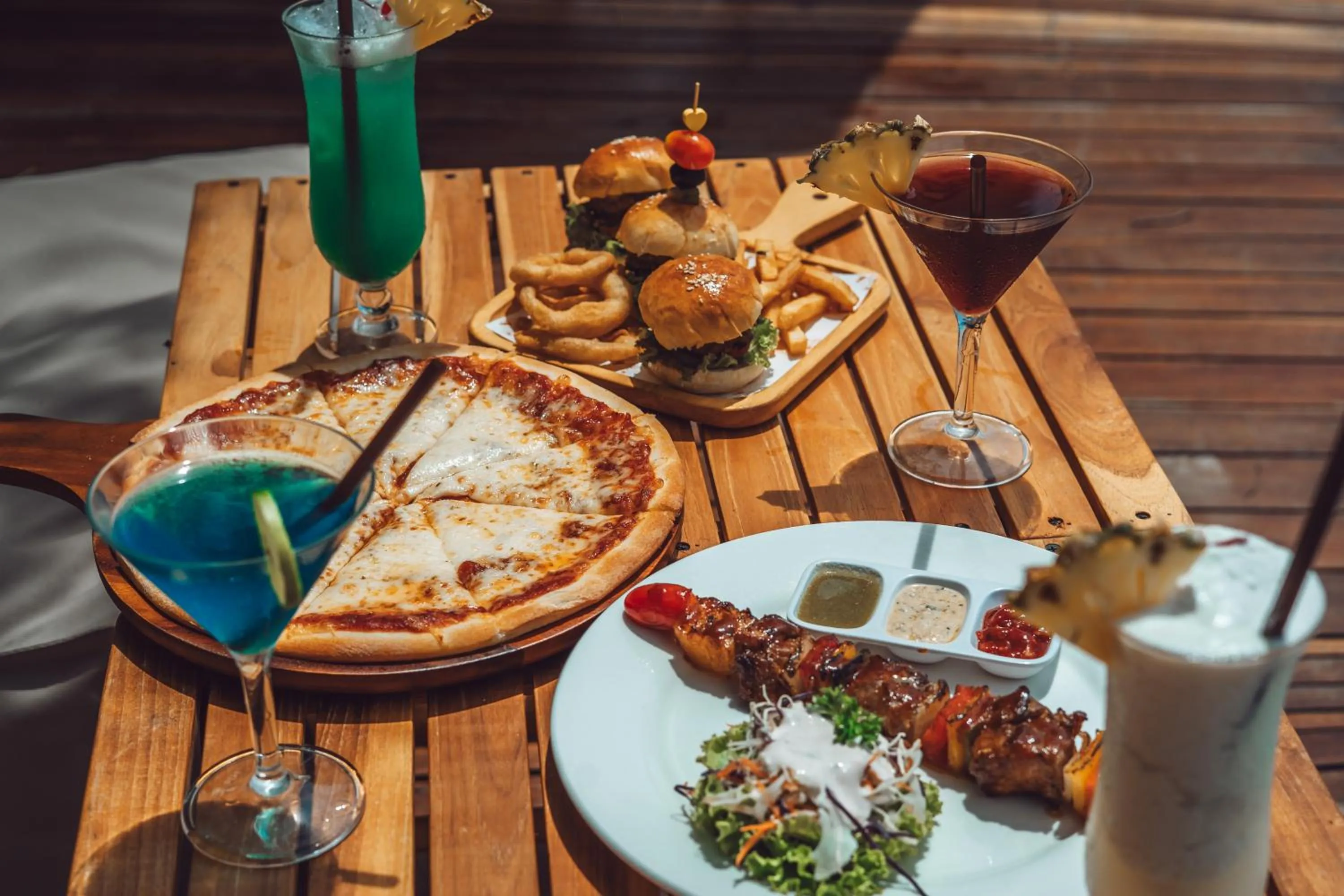 Swimming pool in Dusit Buncha Koh Tao by Riya Group