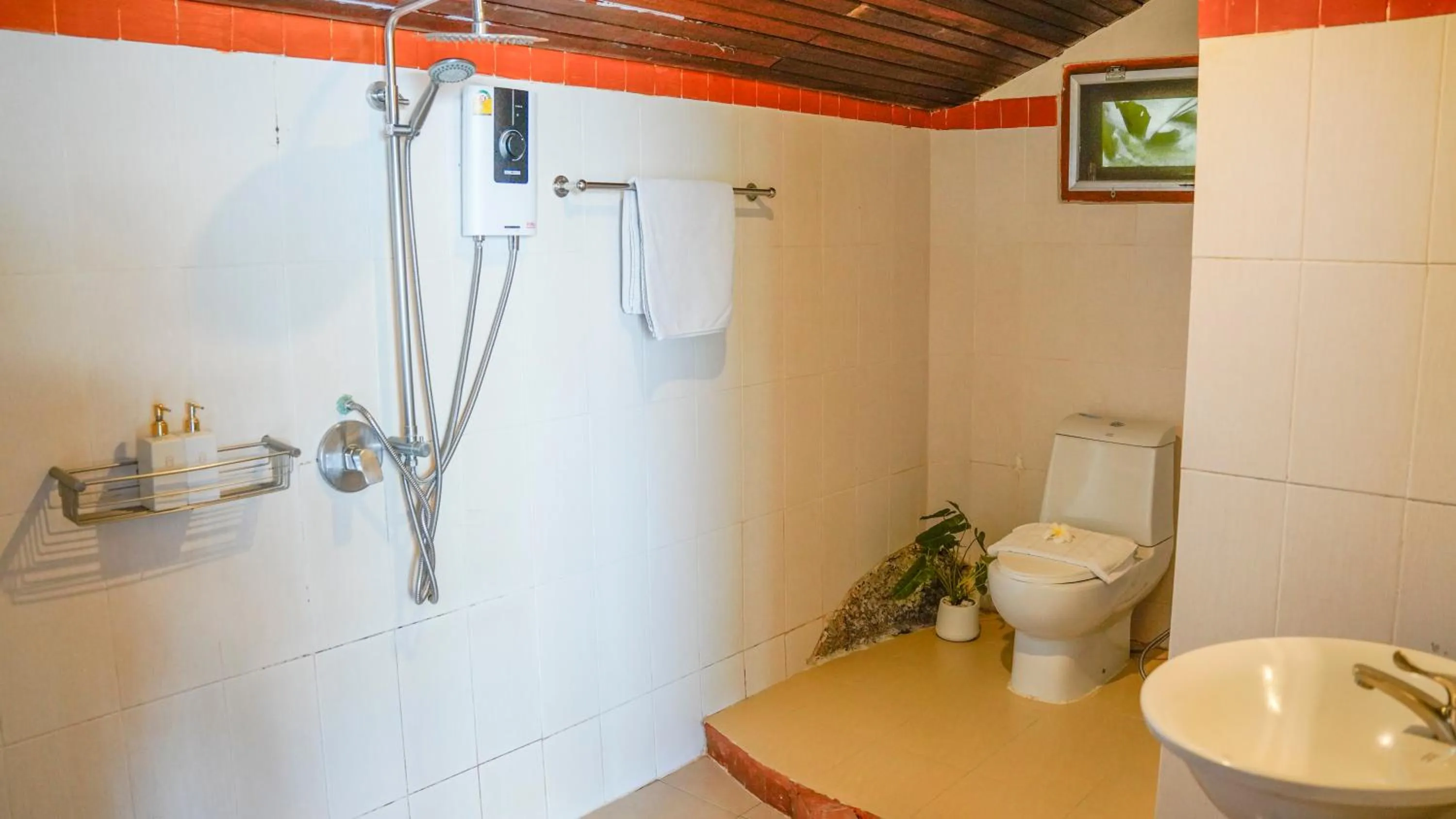 Property building in Dusit Buncha Koh Tao by Riya Group