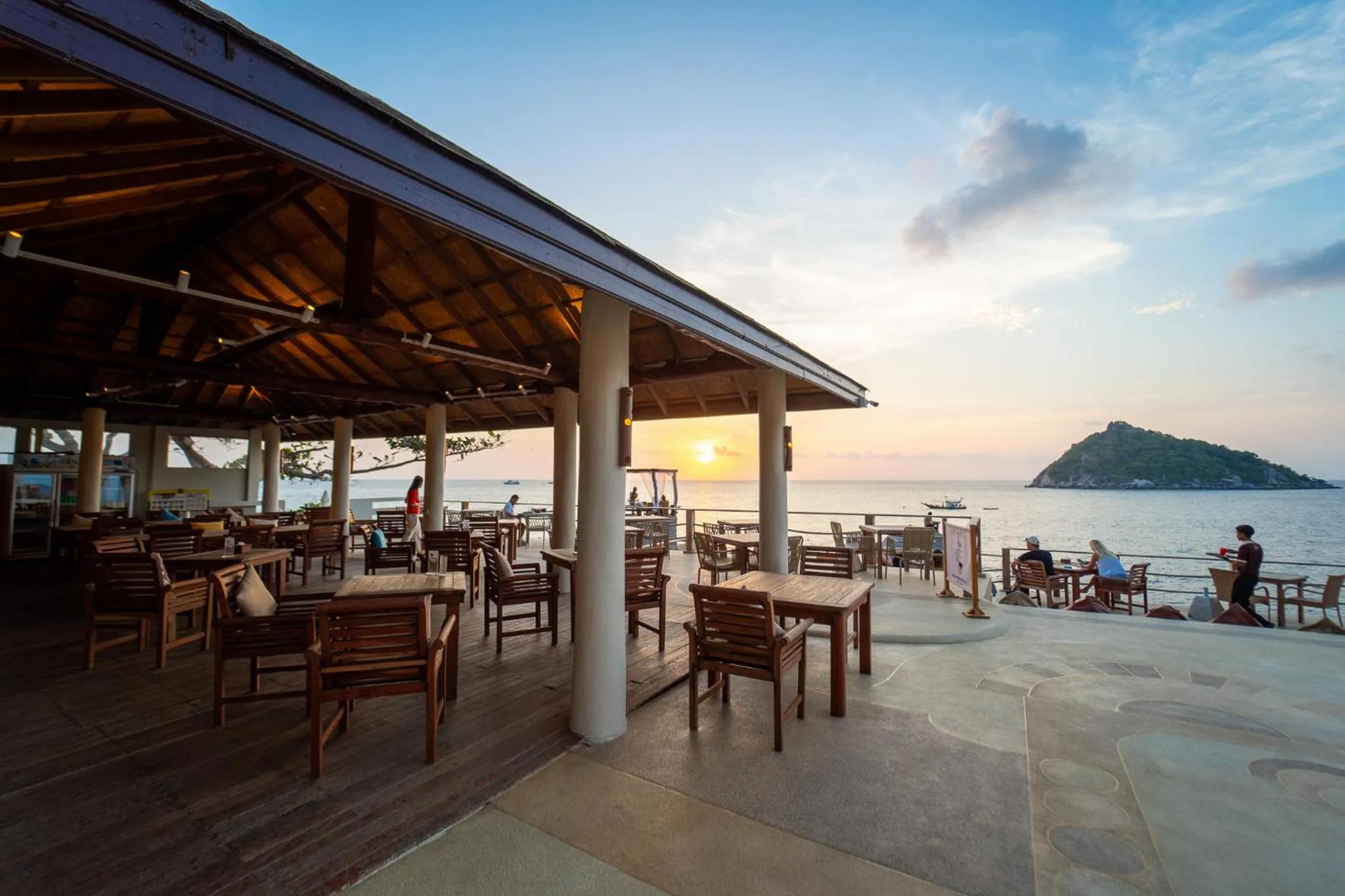 Restaurant/places to eat in Dusit Buncha Koh Tao by Riya Group