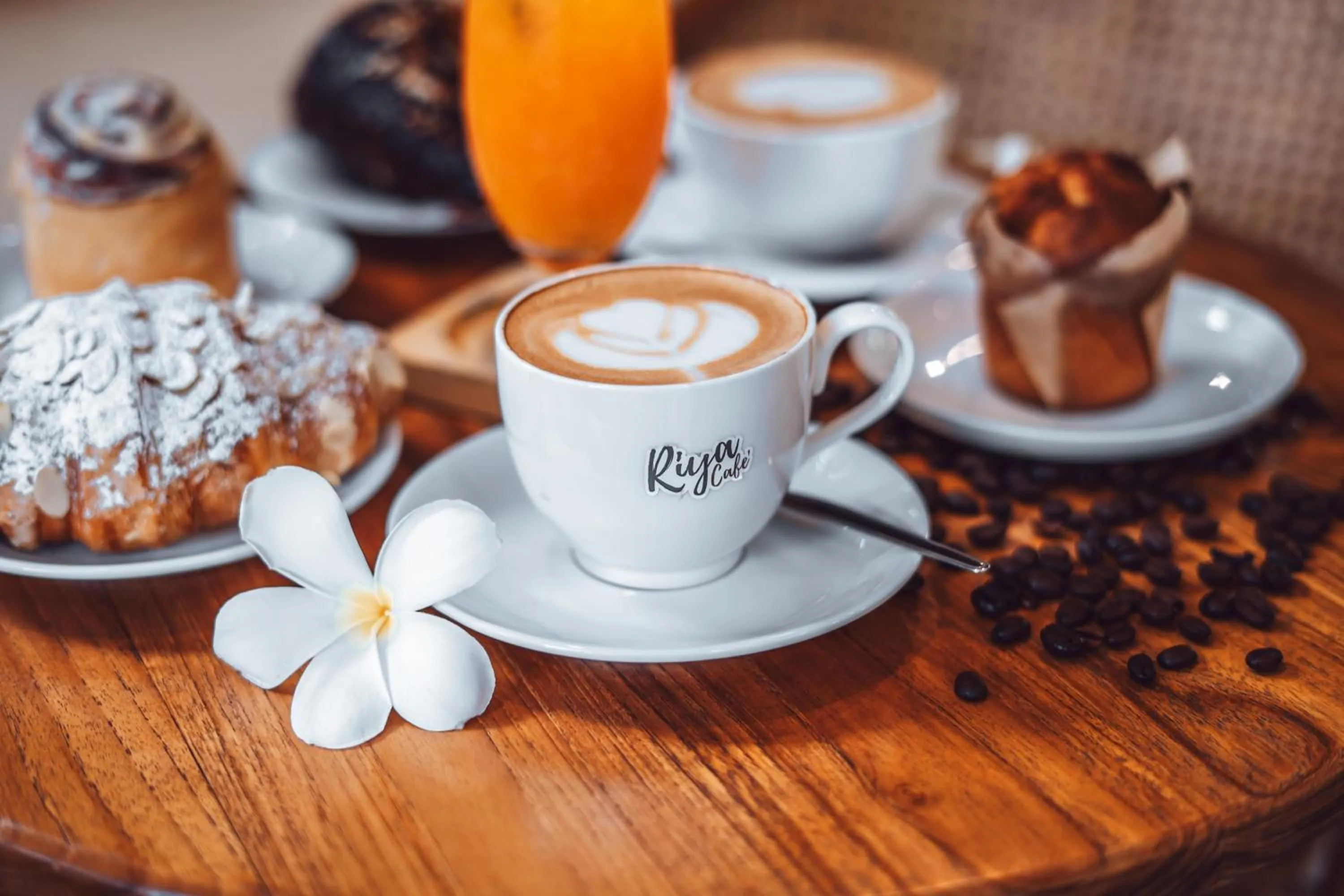 Lounge or bar in Dusit Buncha Koh Tao by Riya Group