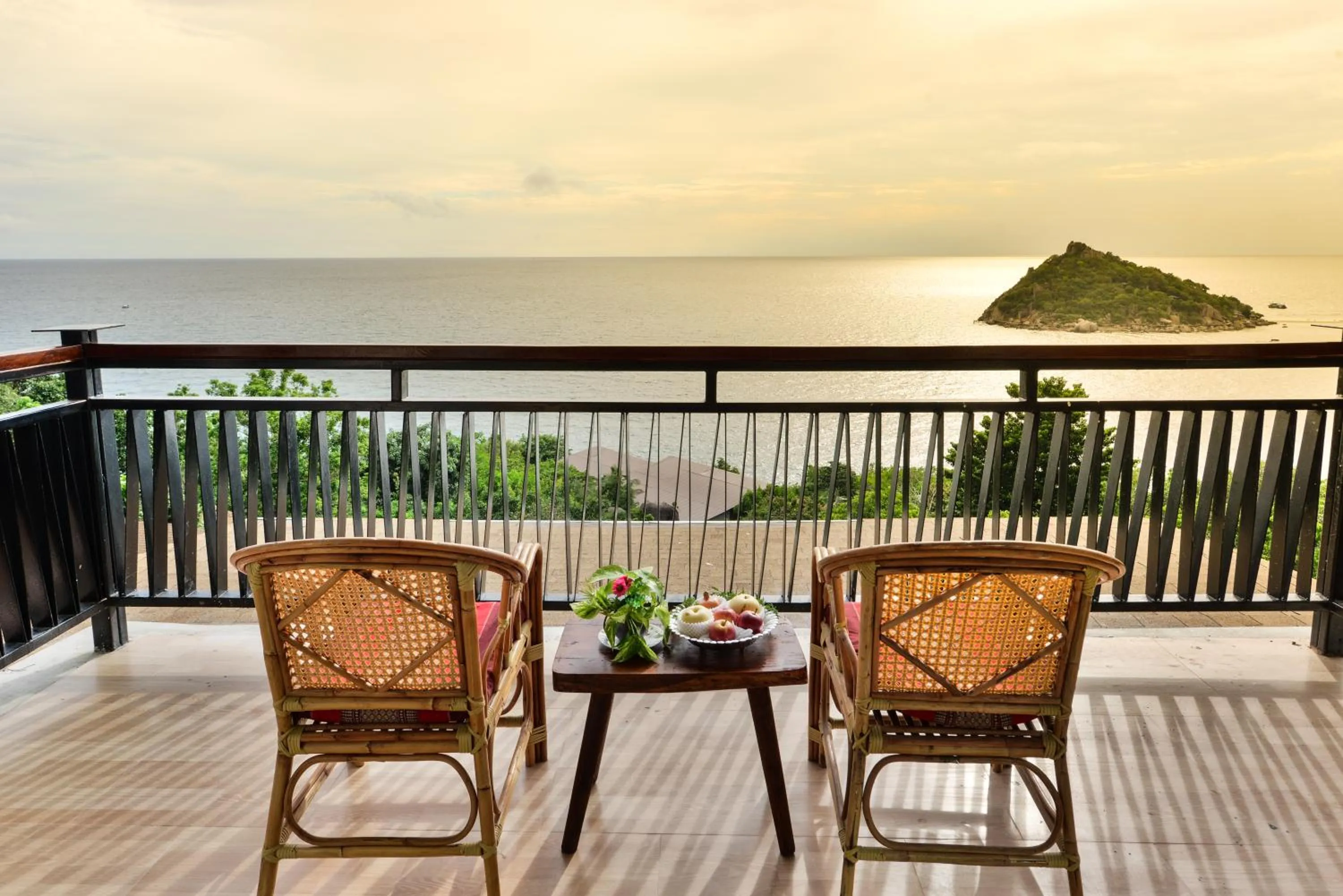 Patio in Dusit Buncha Koh Tao by Riya Group