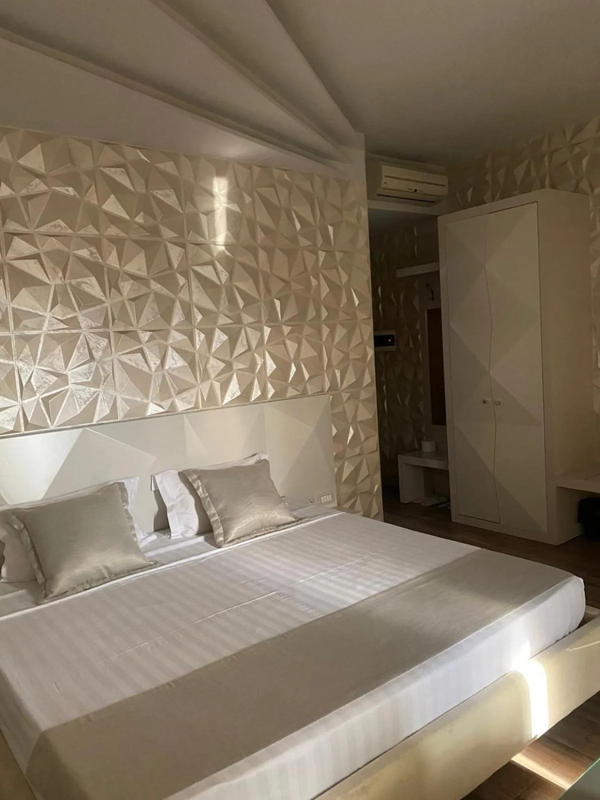 Bedroom, Bed in New W Hotel