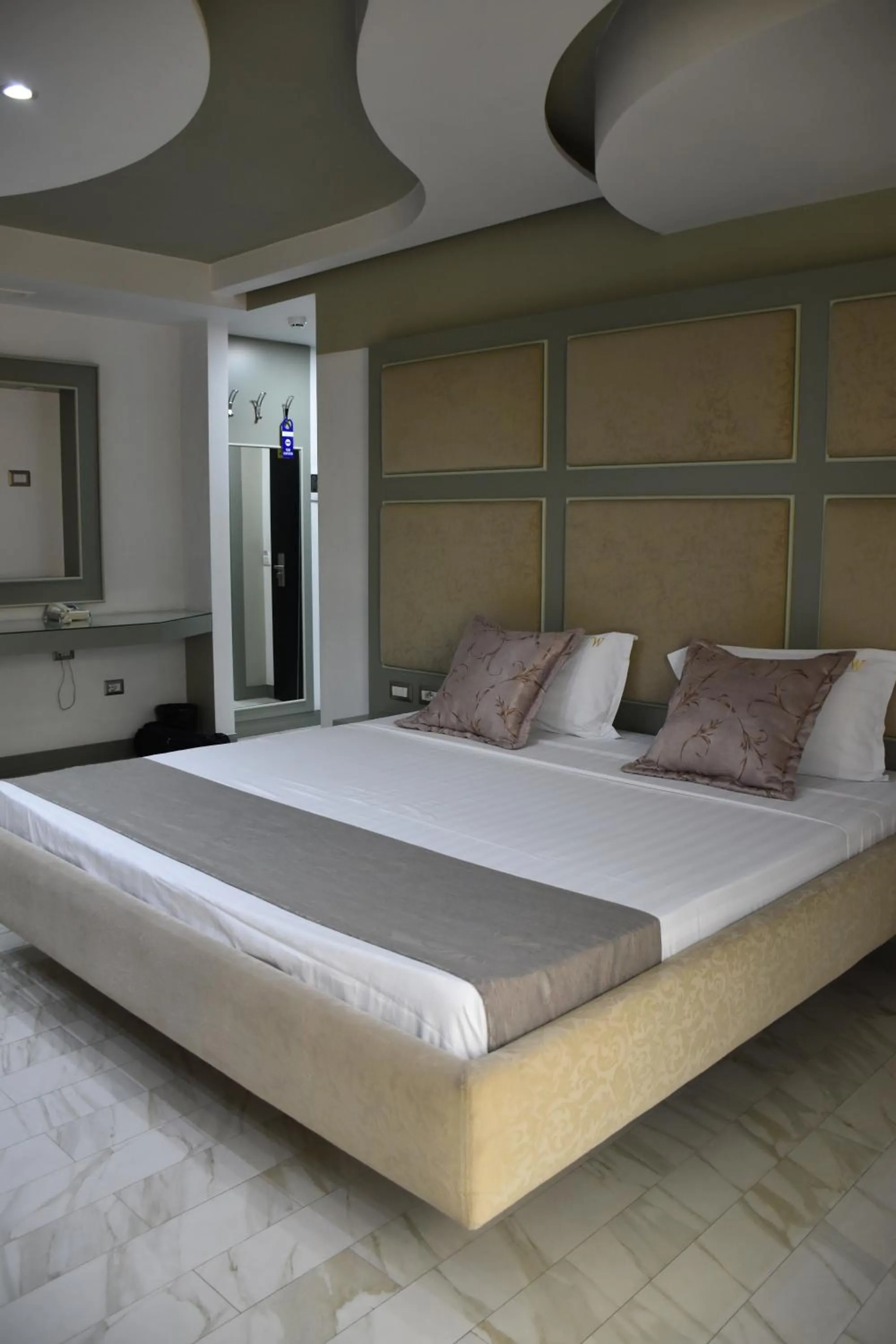 Bedroom, Bed in New W Hotel