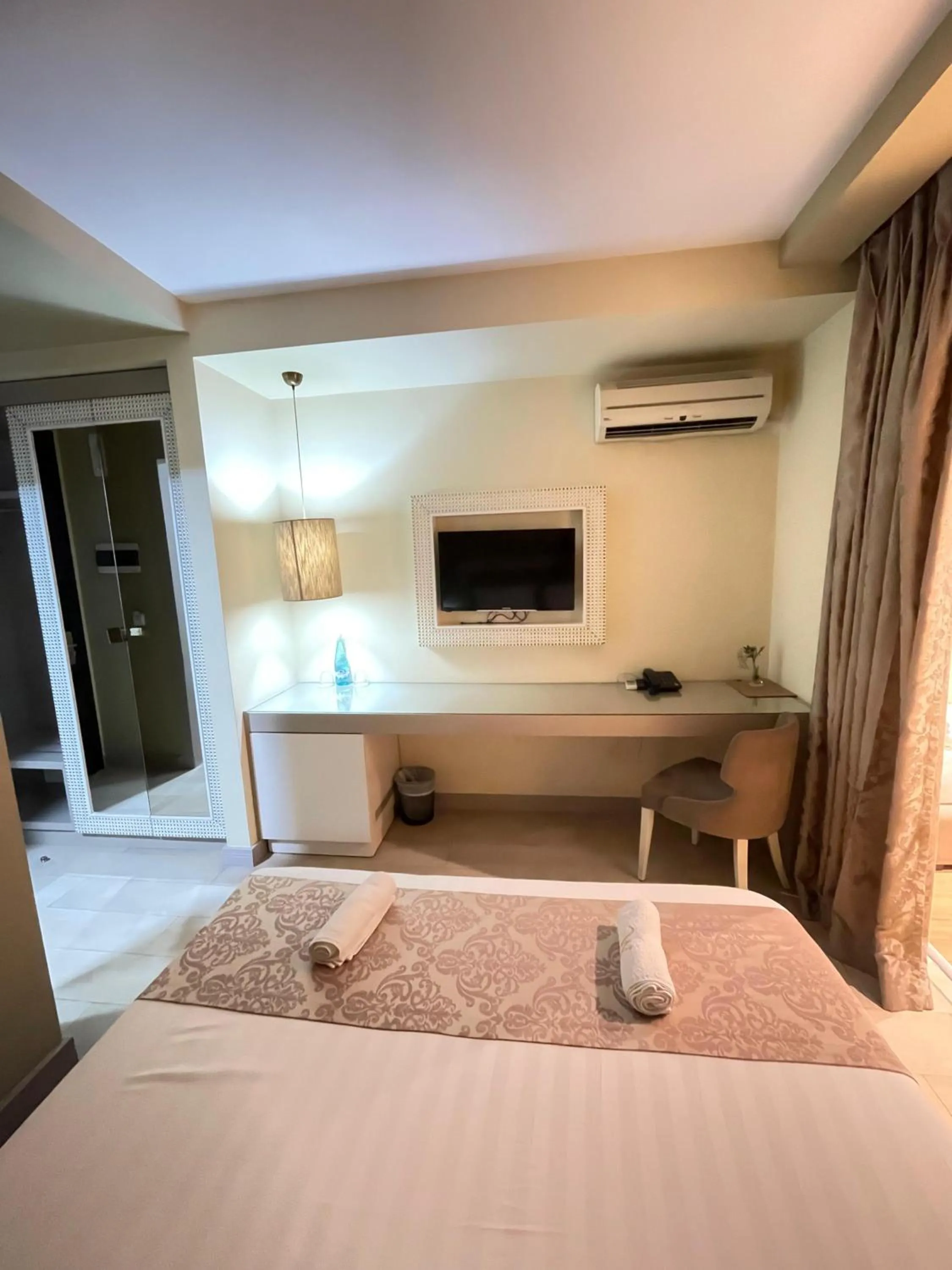 TV and multimedia, Bed in New W Hotel