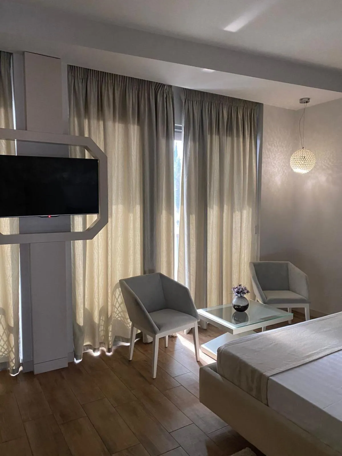 Seating area, Bed in New W Hotel