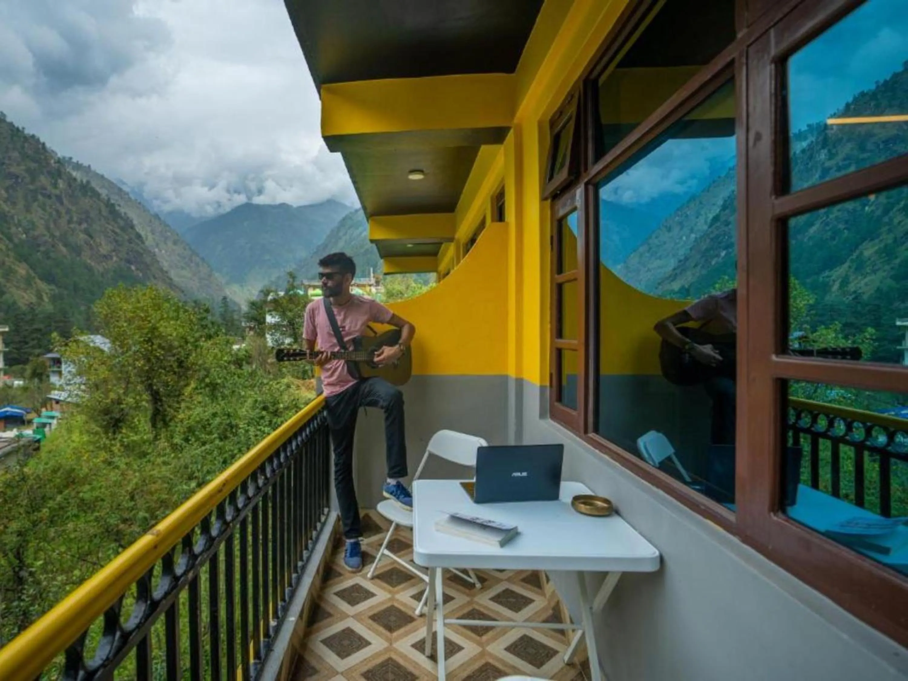 Day in The Hosteller Kasol