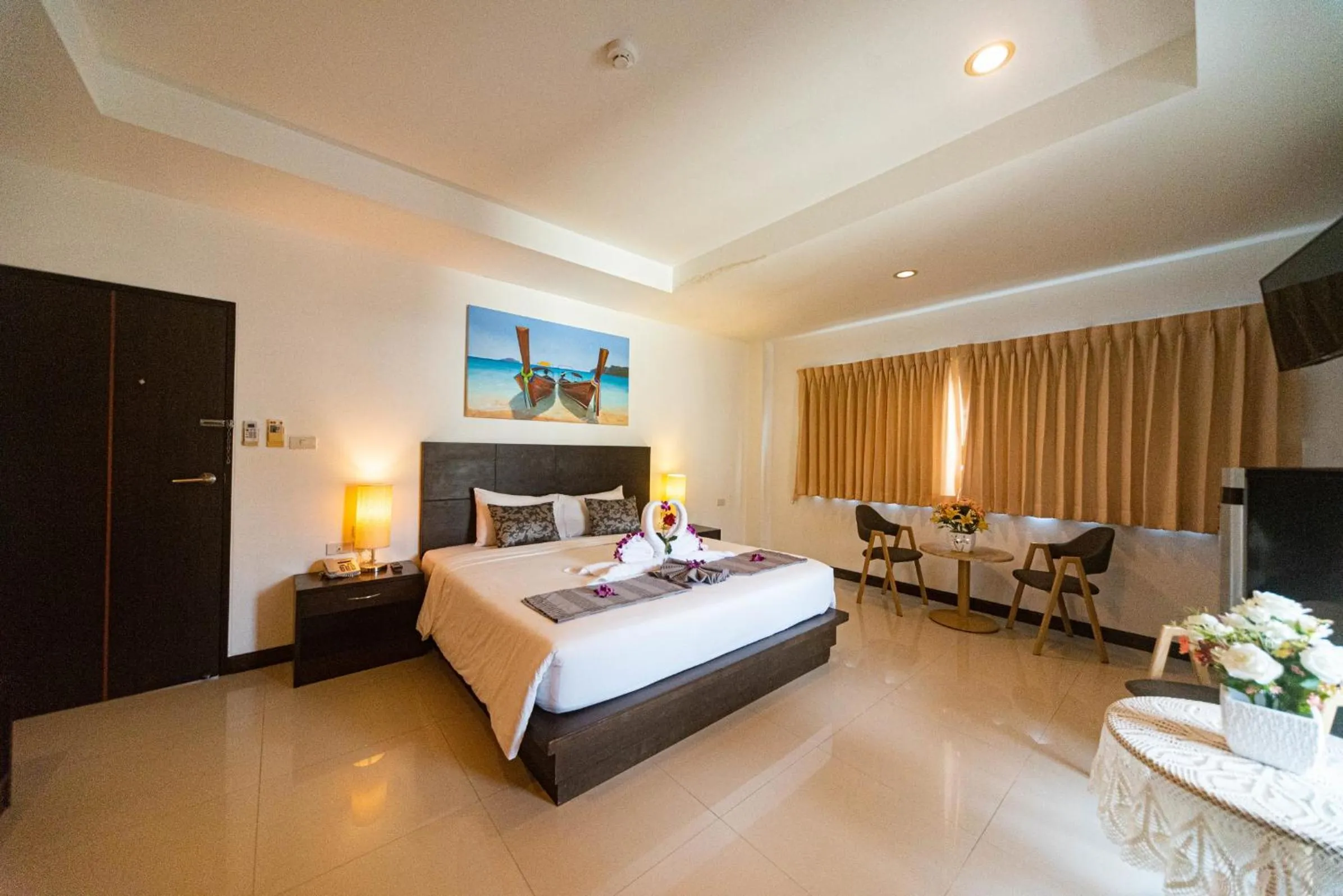 Bed in Q Victory Patong Hotel