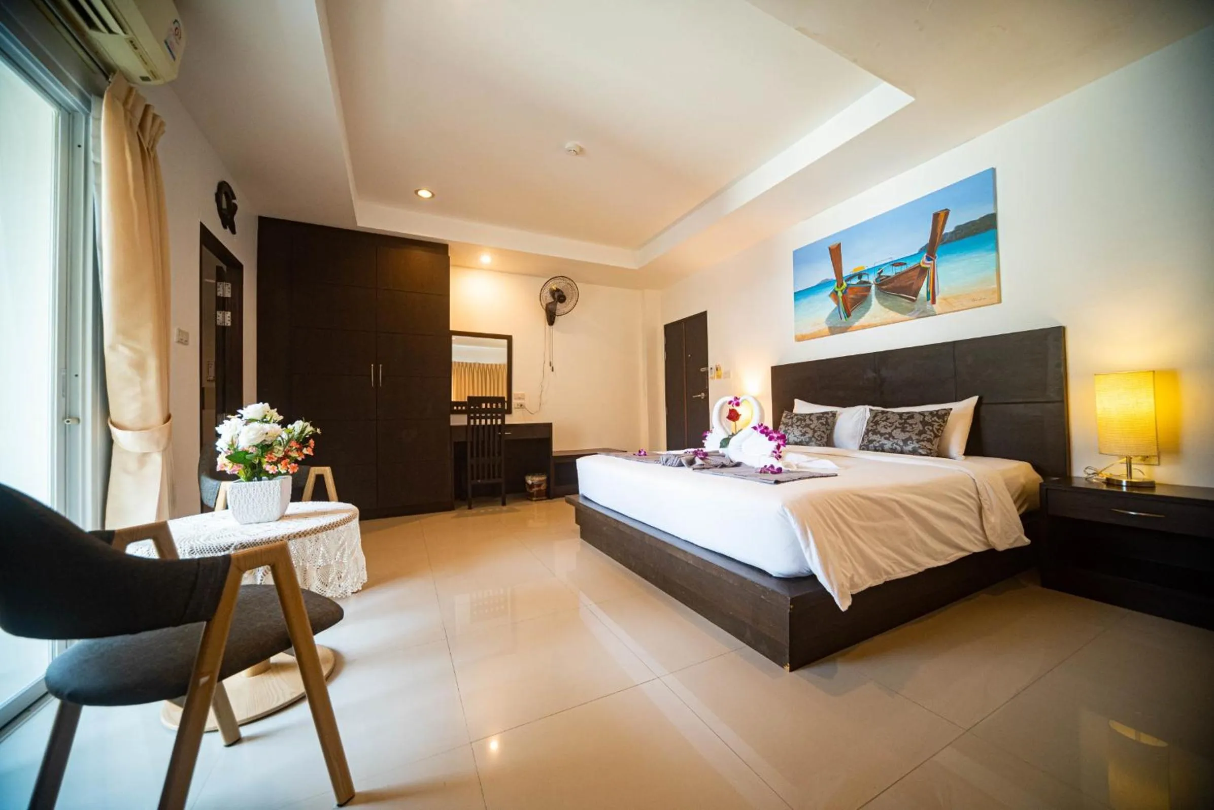 Bed in Q Victory Patong Hotel