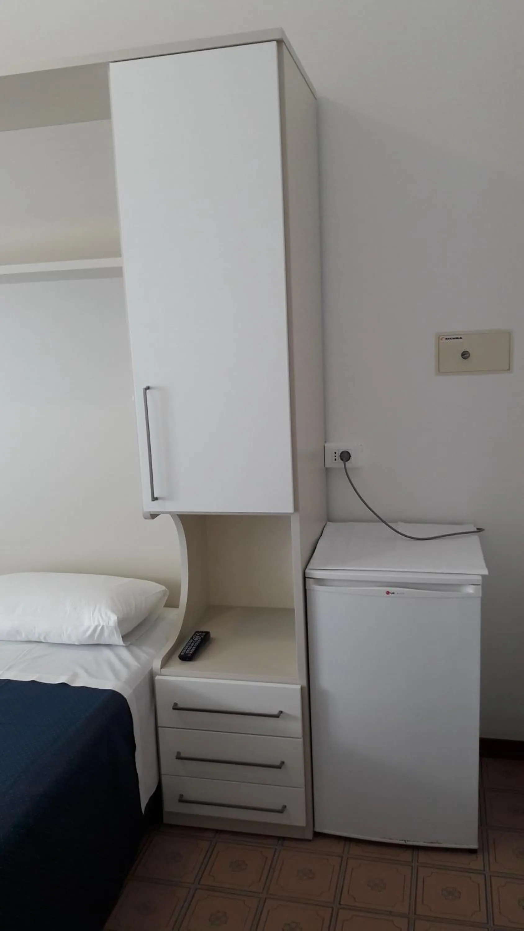 Food and drinks, Bed in B&B - Meuble' - Hotel " CORDIALE "