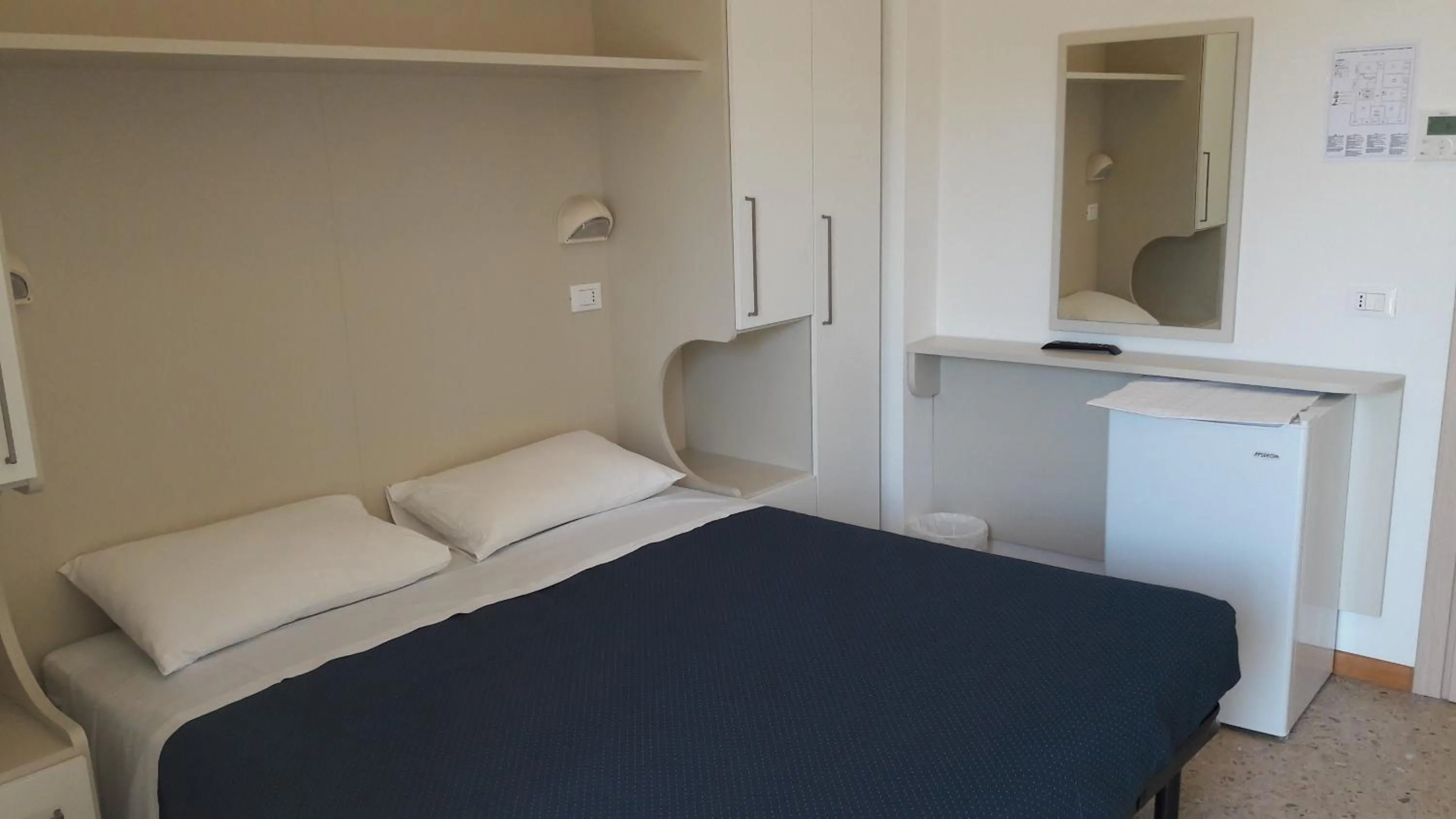 Photo of the whole room, Bed in B&B - Meuble' - Hotel " CORDIALE "