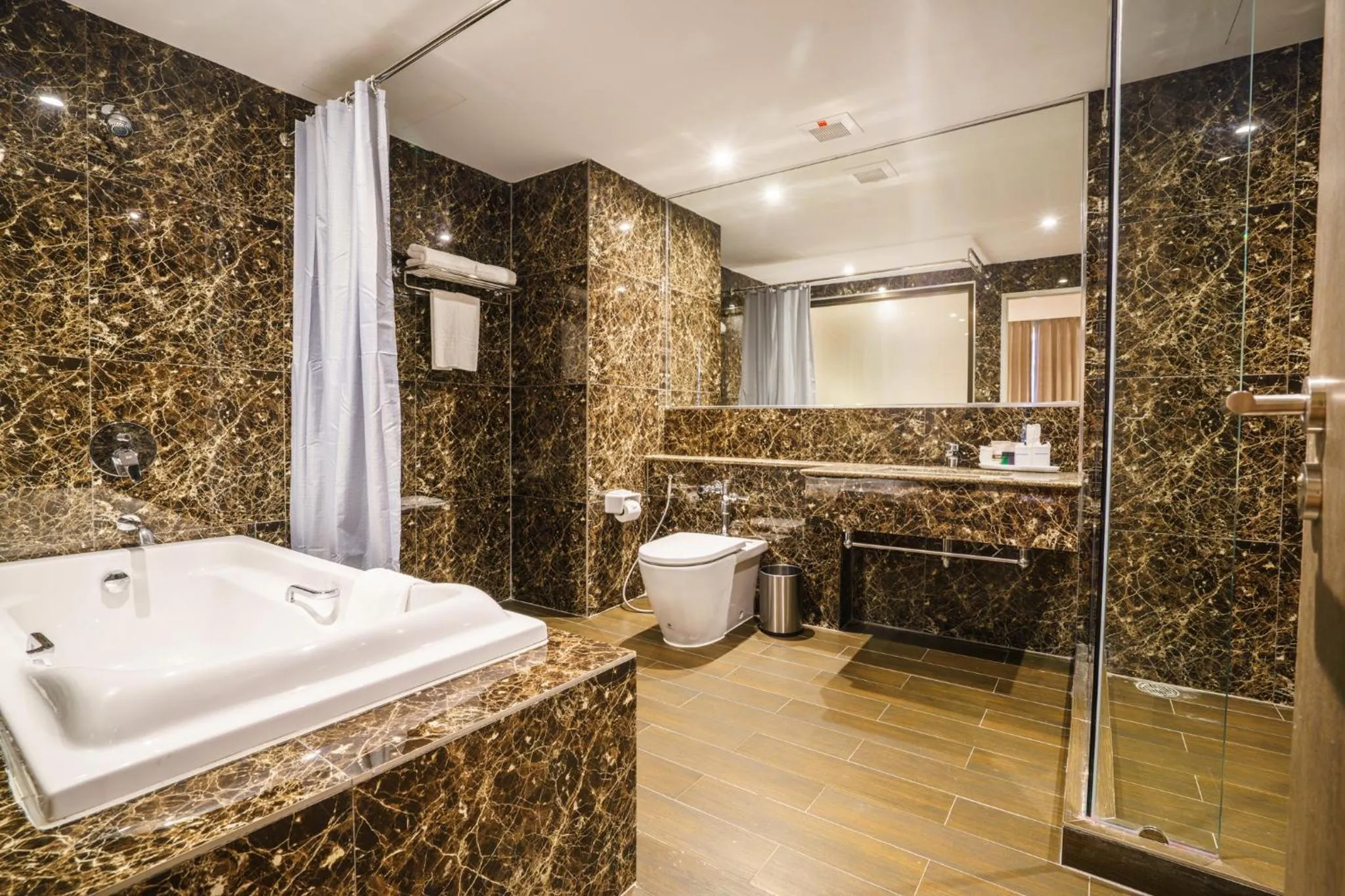 New Season Square Hotel