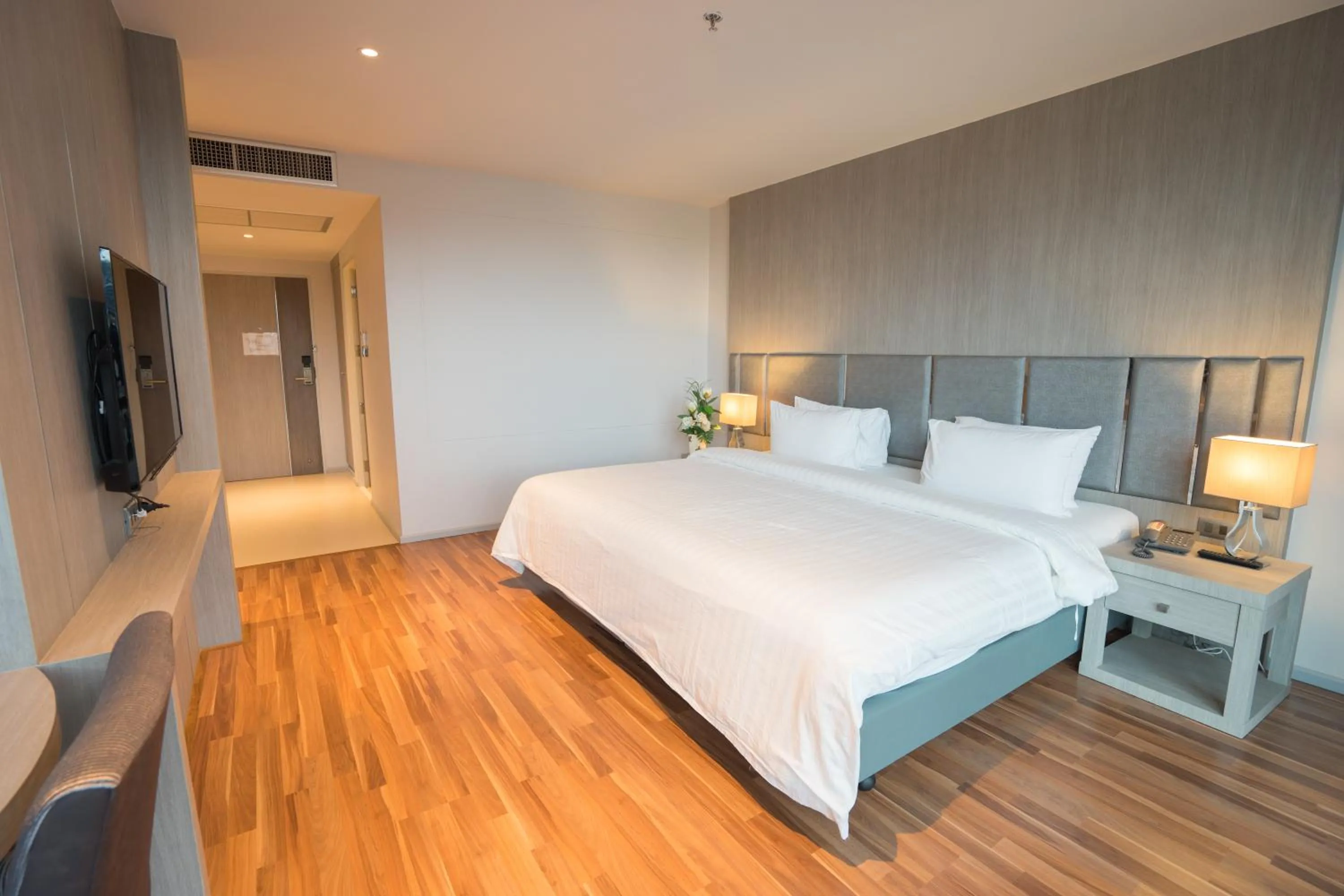 Bedroom, Bed in New Season Square Hotel
