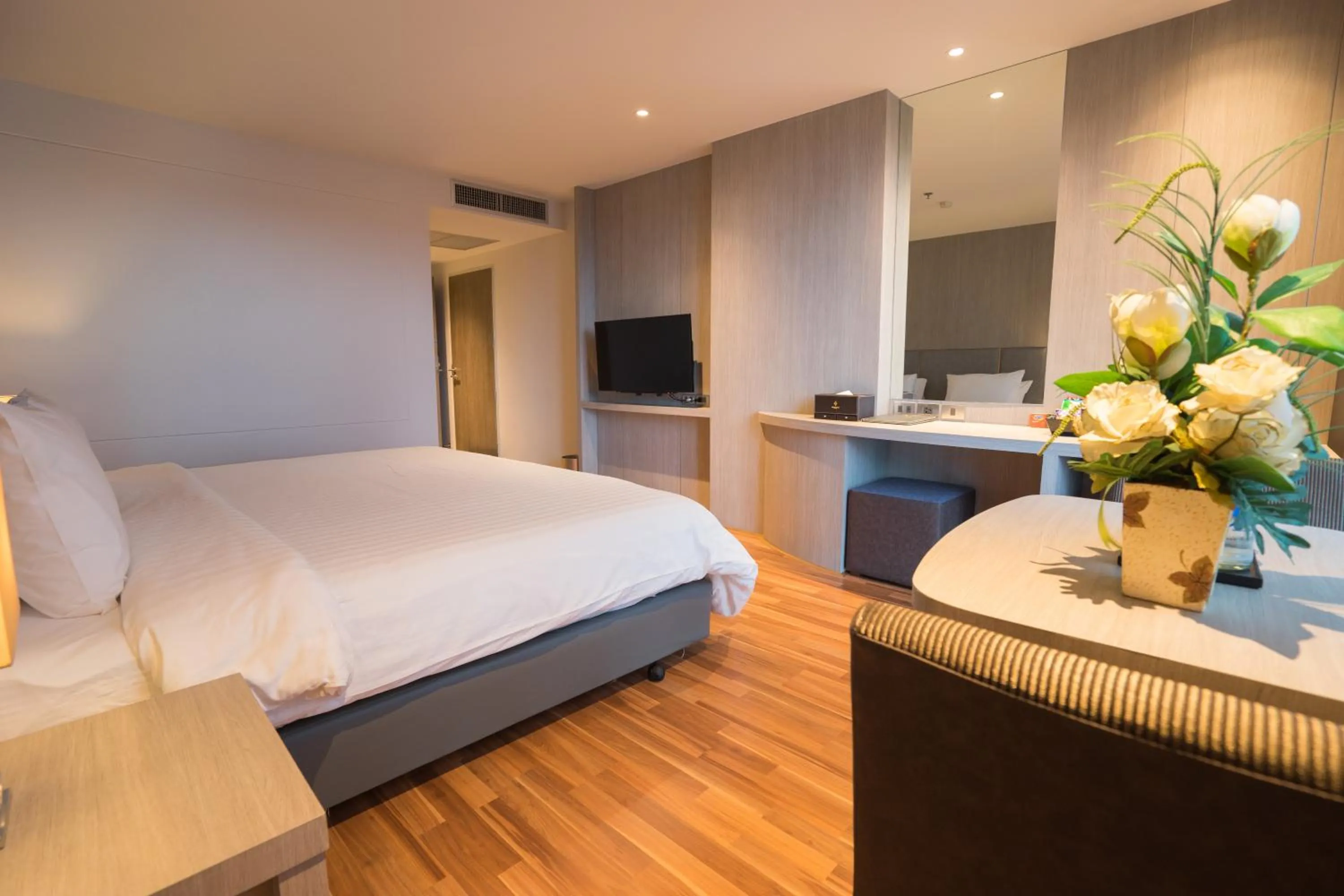 Bedroom, Bed in New Season Square Hotel