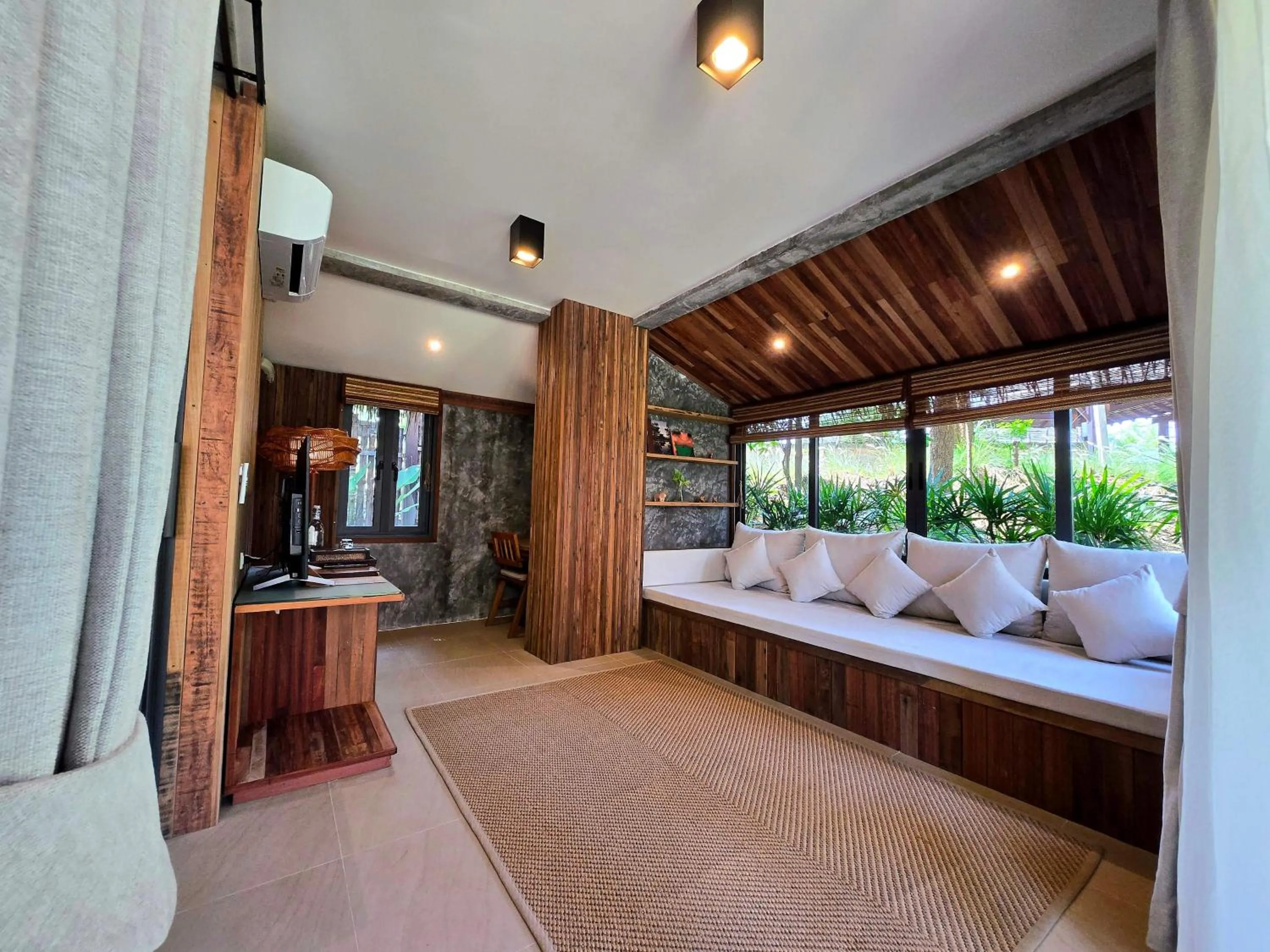 Living room, Bed in LA A NATU Sam Roi Yot