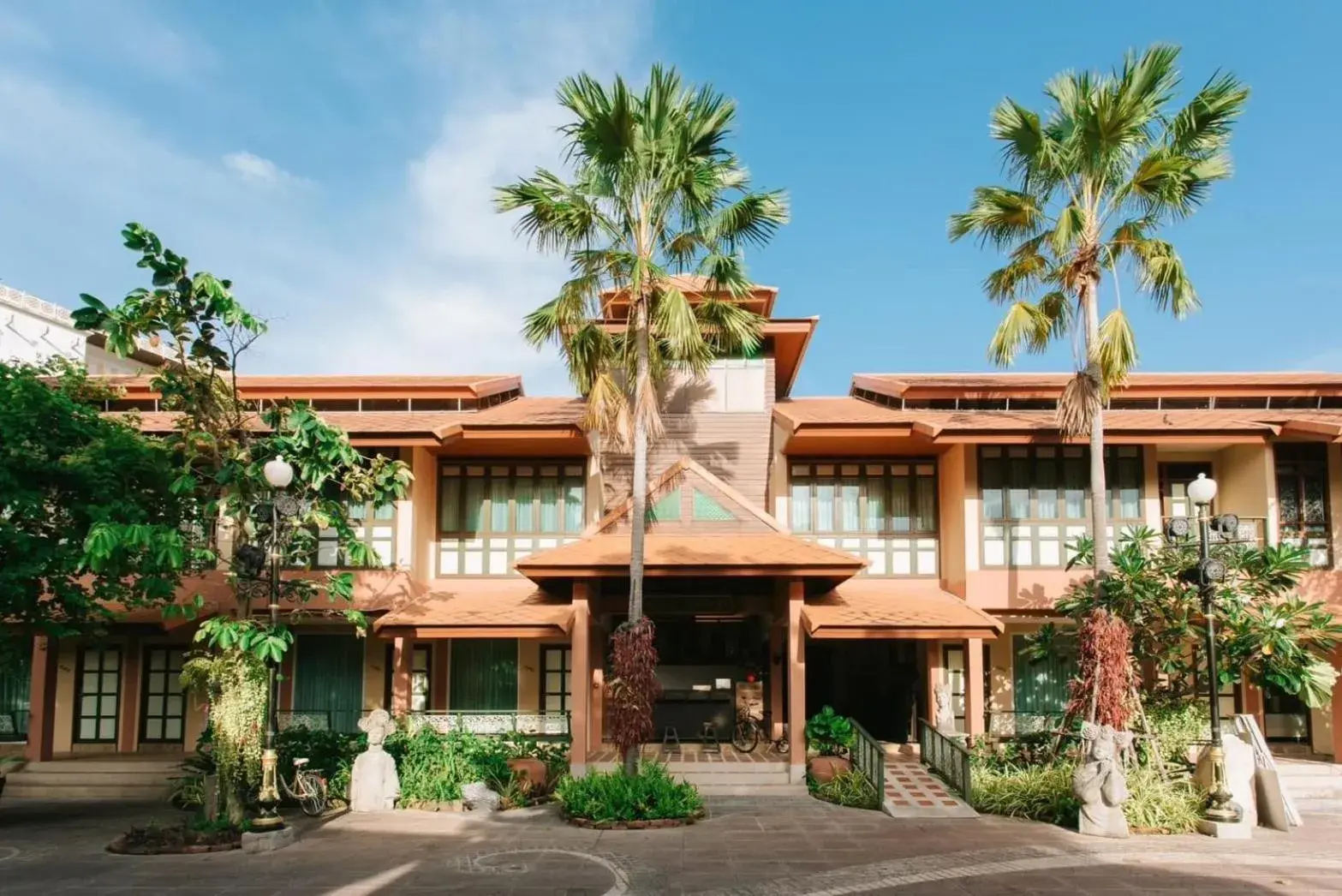 Grand in Chuchaiburi Sri Amphawa Grand in Chuchaiburi Sri Amphawa